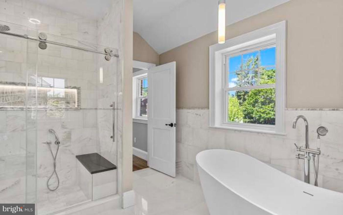 WEST OAK LANE - Residential