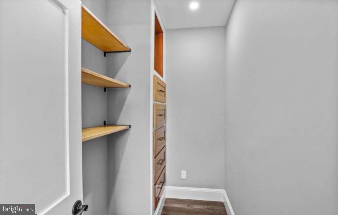 WEST OAK LANE - Residential