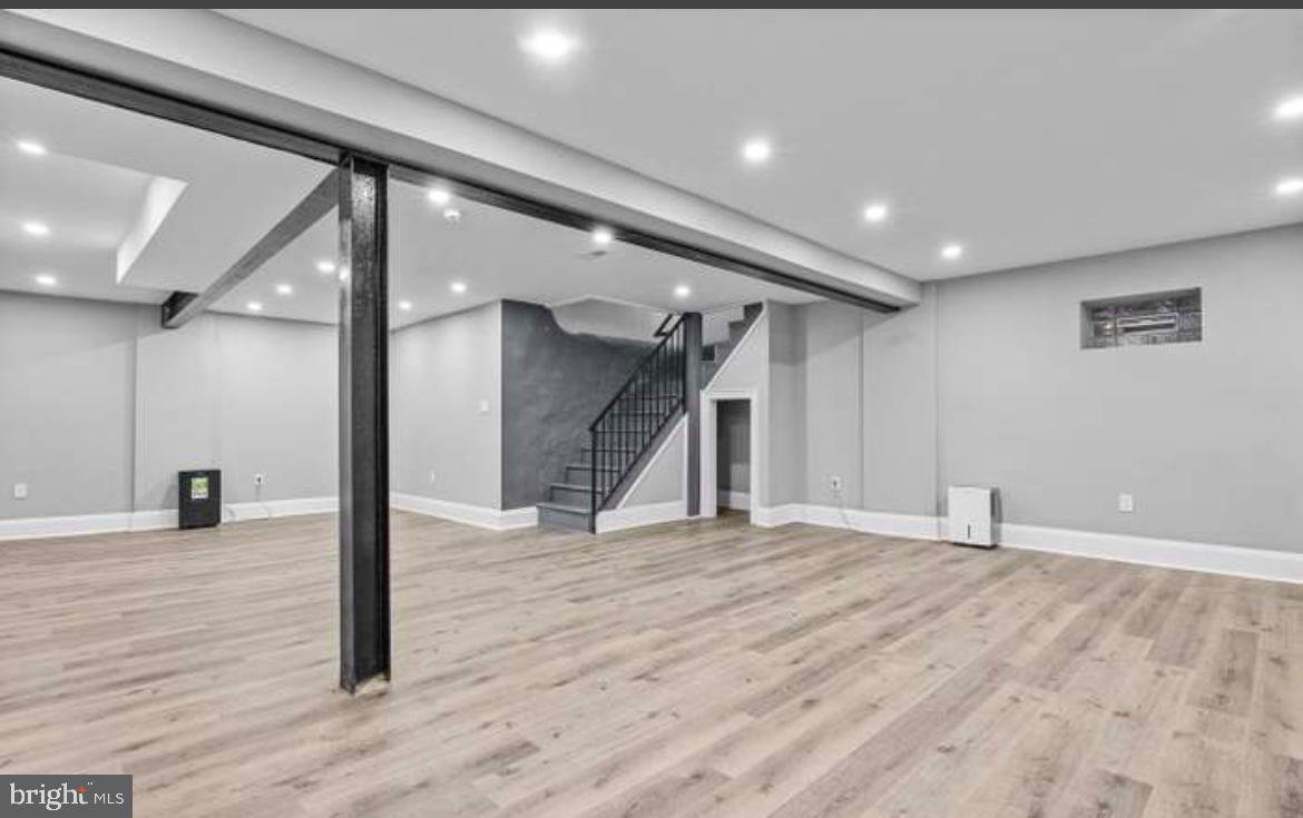 WEST OAK LANE - Residential
