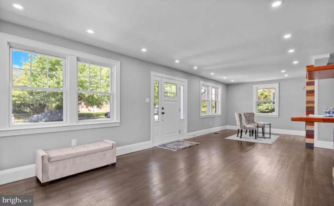 WEST OAK LANE - Residential