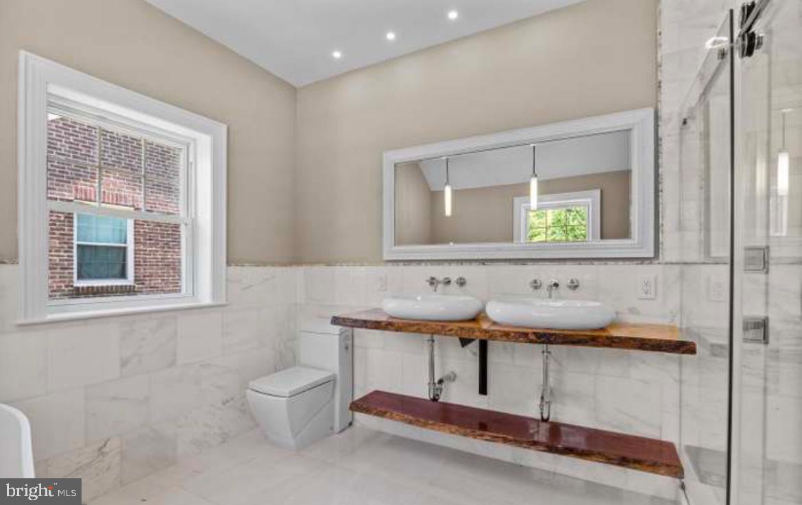 WEST OAK LANE - Residential