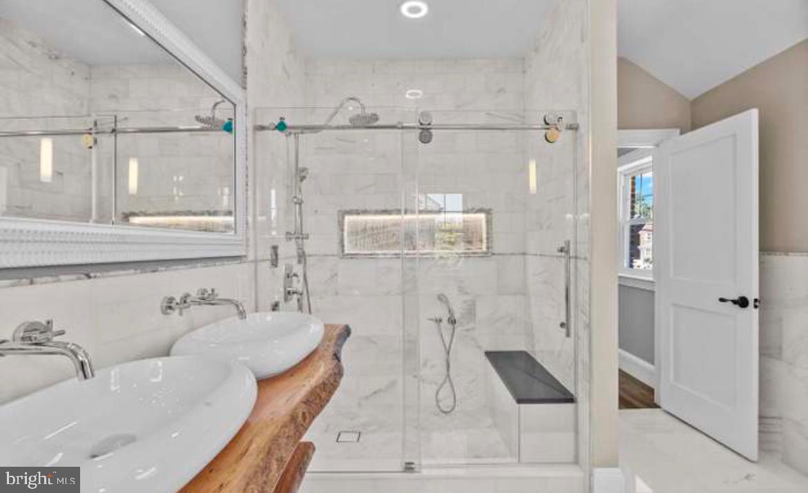 WEST OAK LANE - Residential