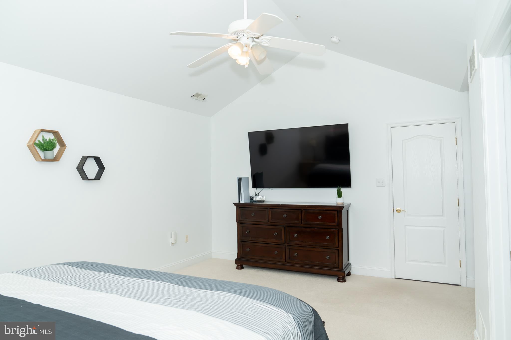 CHESAPEAKE CLUB - Residential
