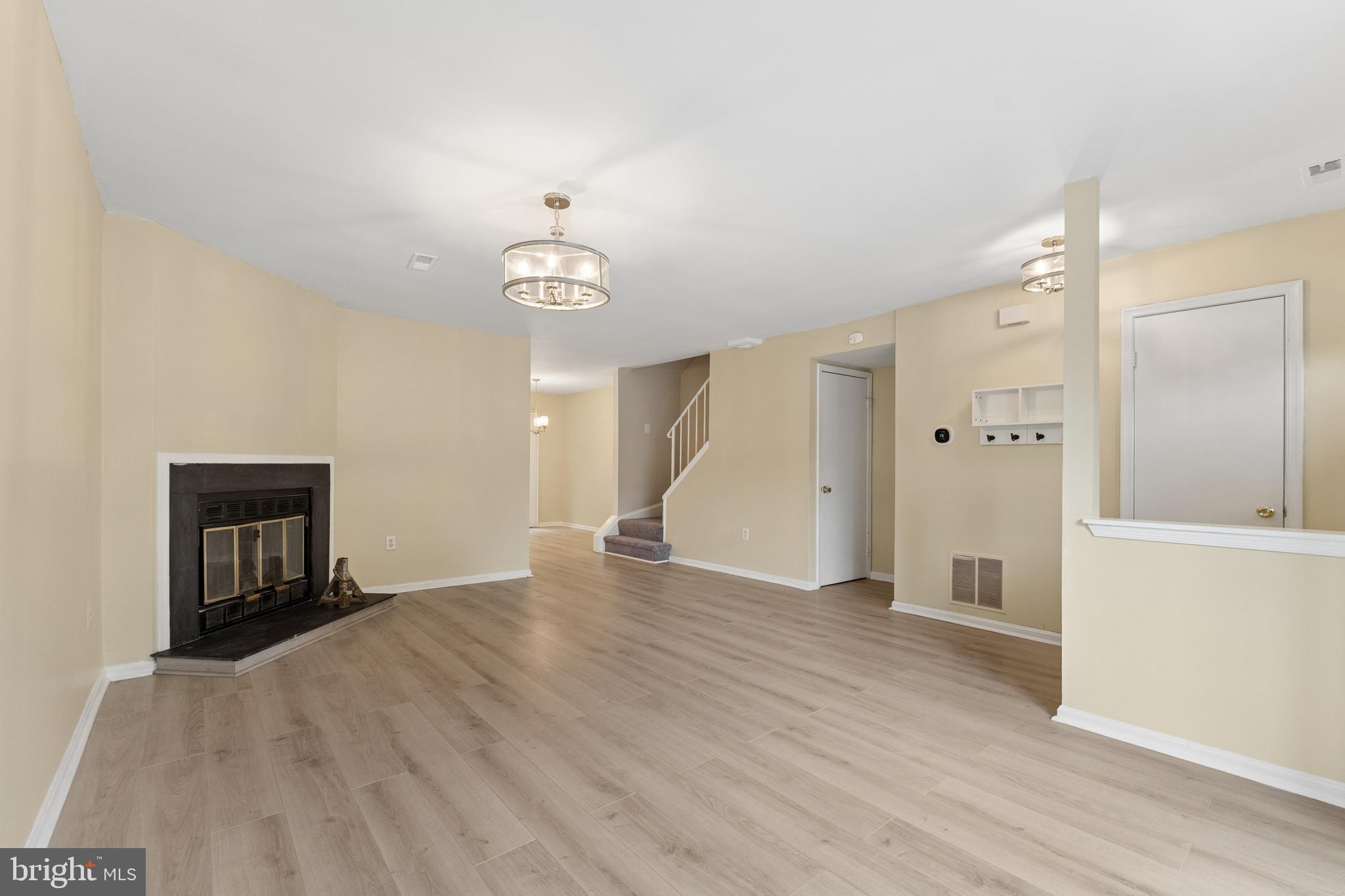 ARBORY CONDO-PHASE 10> - Residential