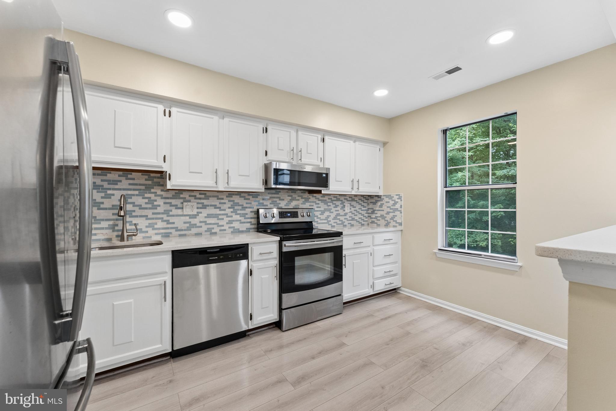 ARBORY CONDO-PHASE 10> - Residential