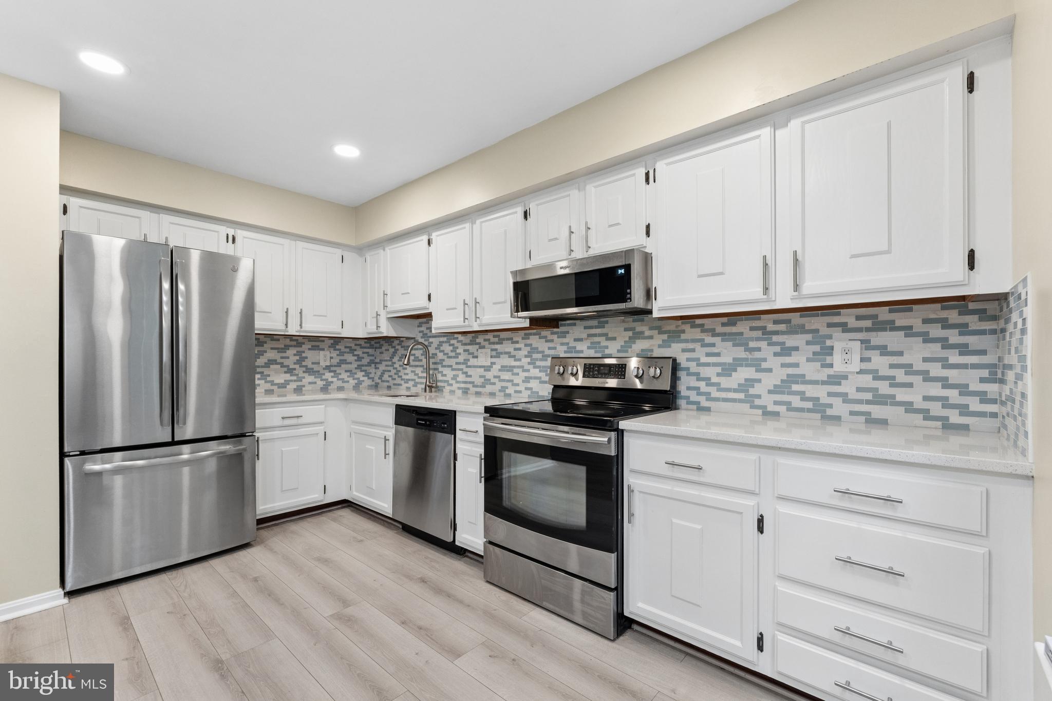 ARBORY CONDO-PHASE 10> - Residential
