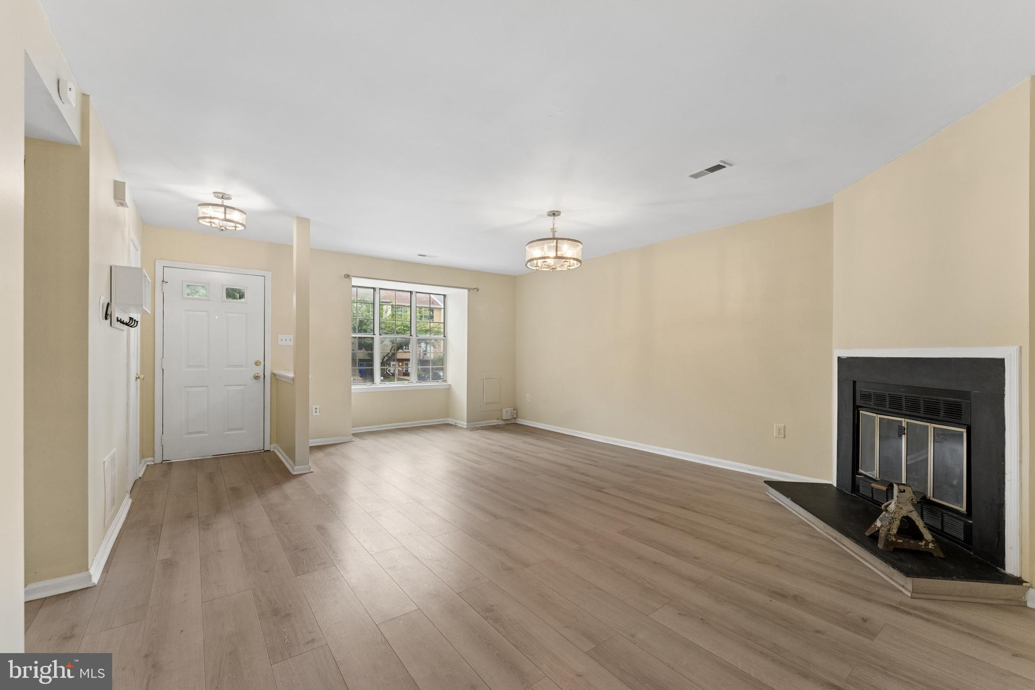ARBORY CONDO-PHASE 10> - Residential
