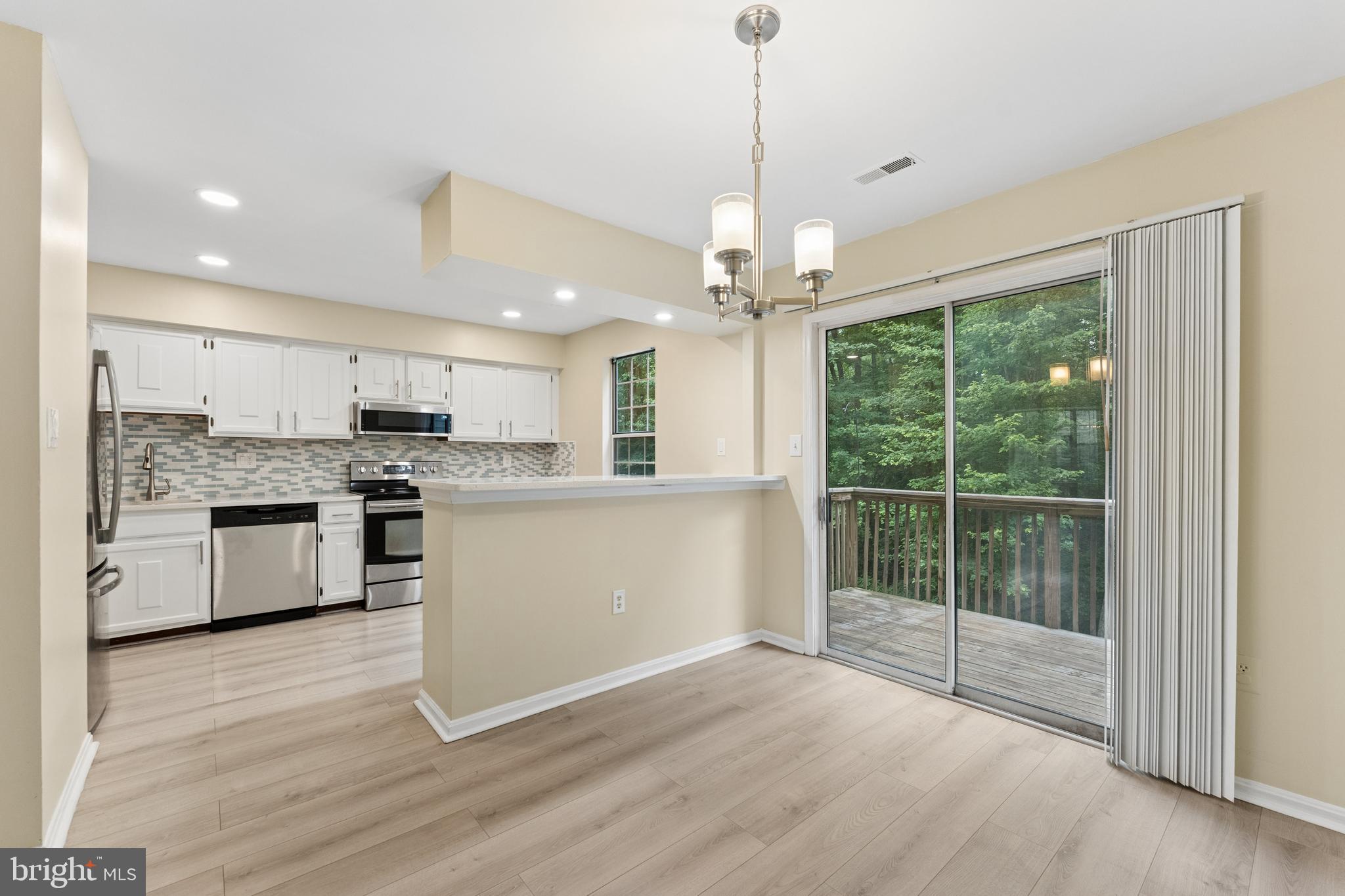 ARBORY CONDO-PHASE 10> - Residential