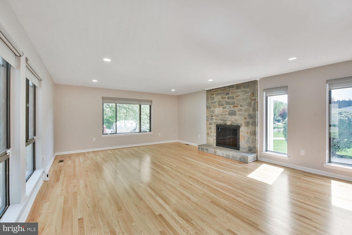 POTOMAC VILLAGE - Residential