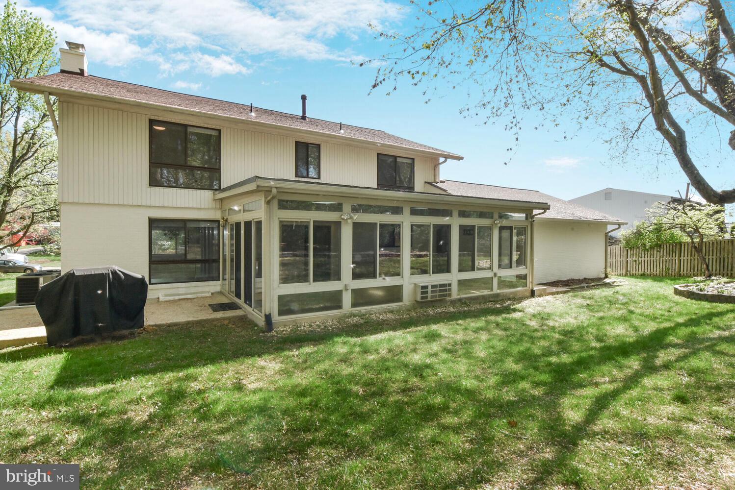 POTOMAC VILLAGE - Residential