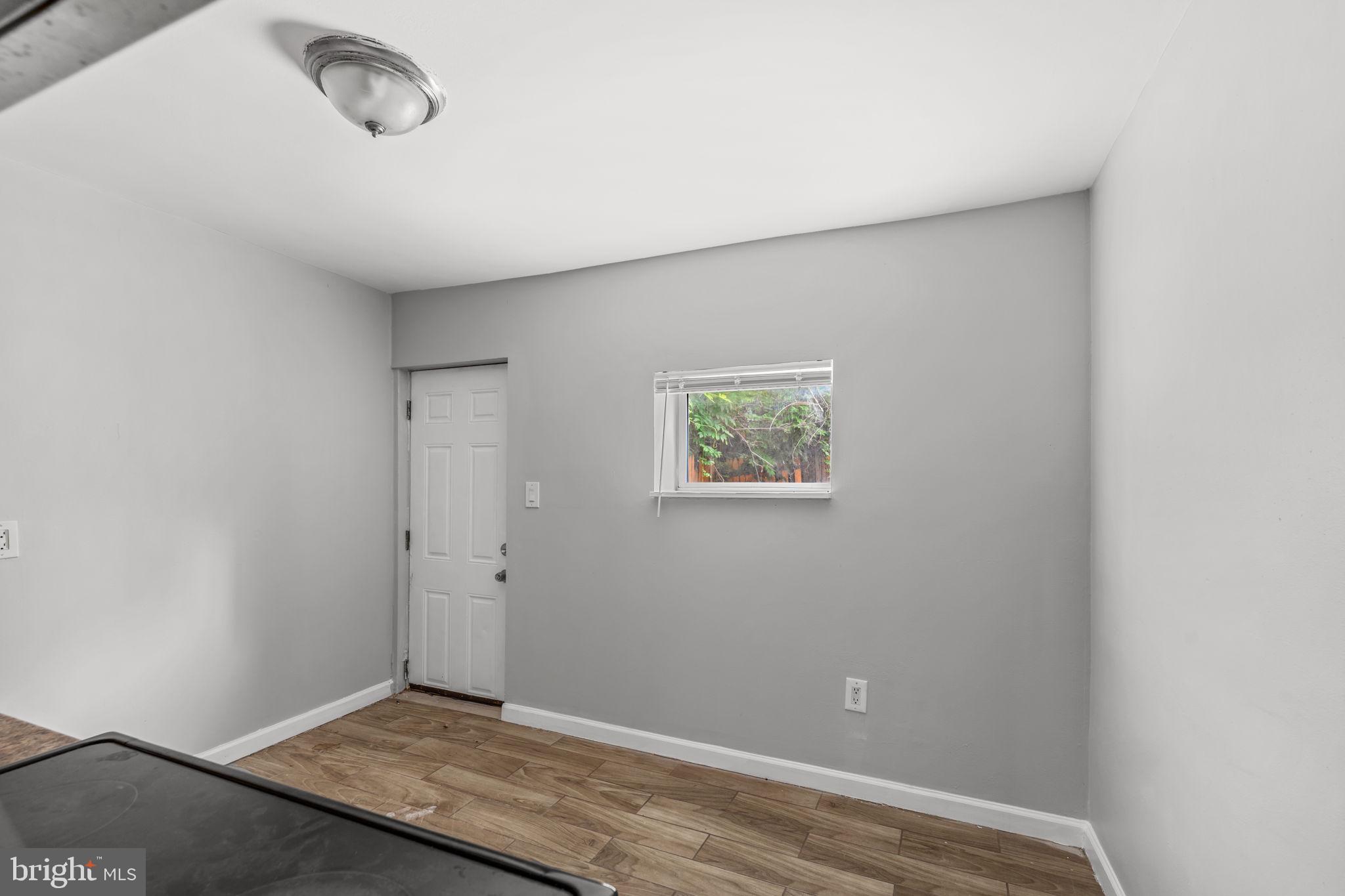 EAST KENSINGTON - Residential