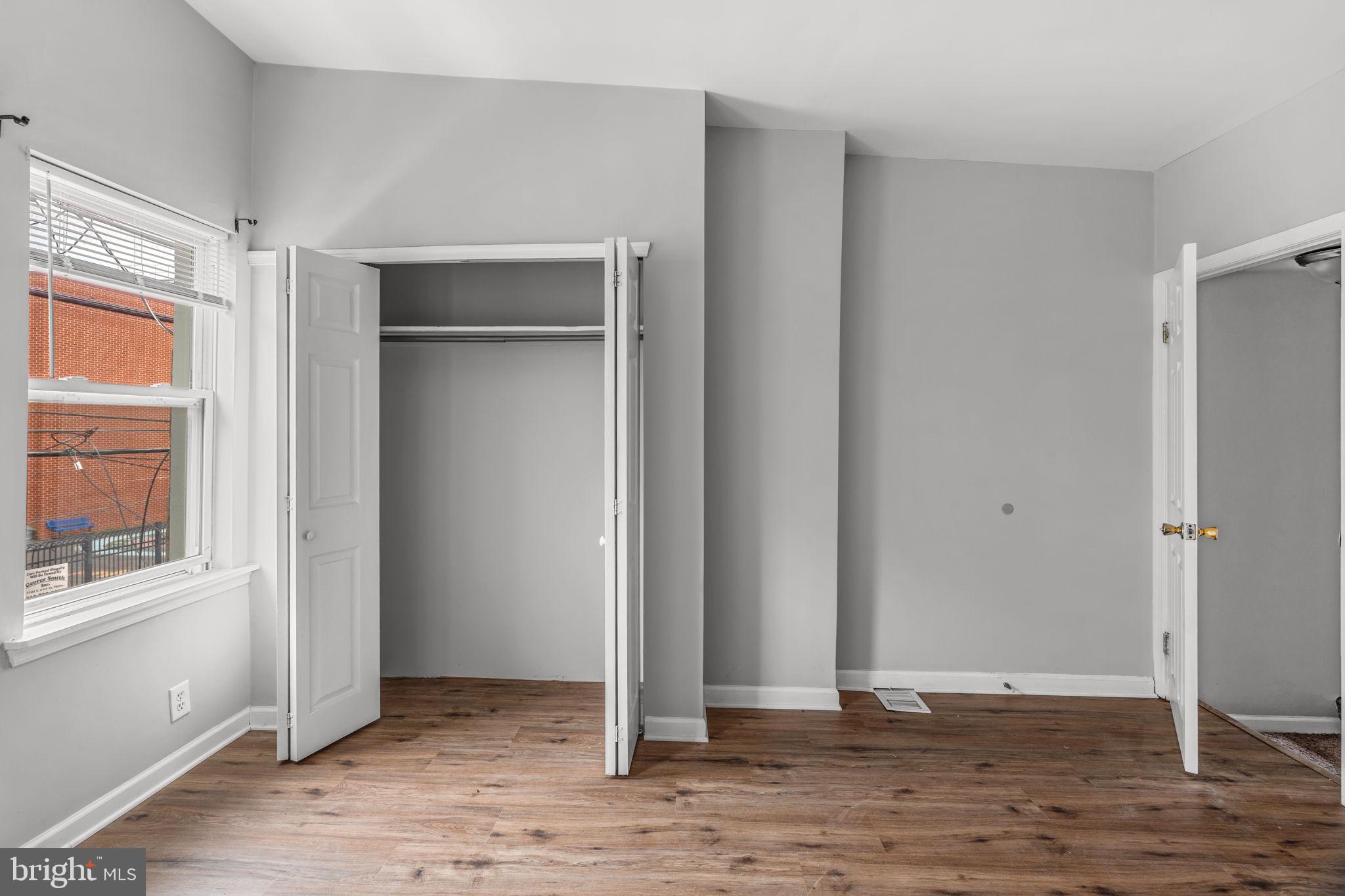 EAST KENSINGTON - Residential