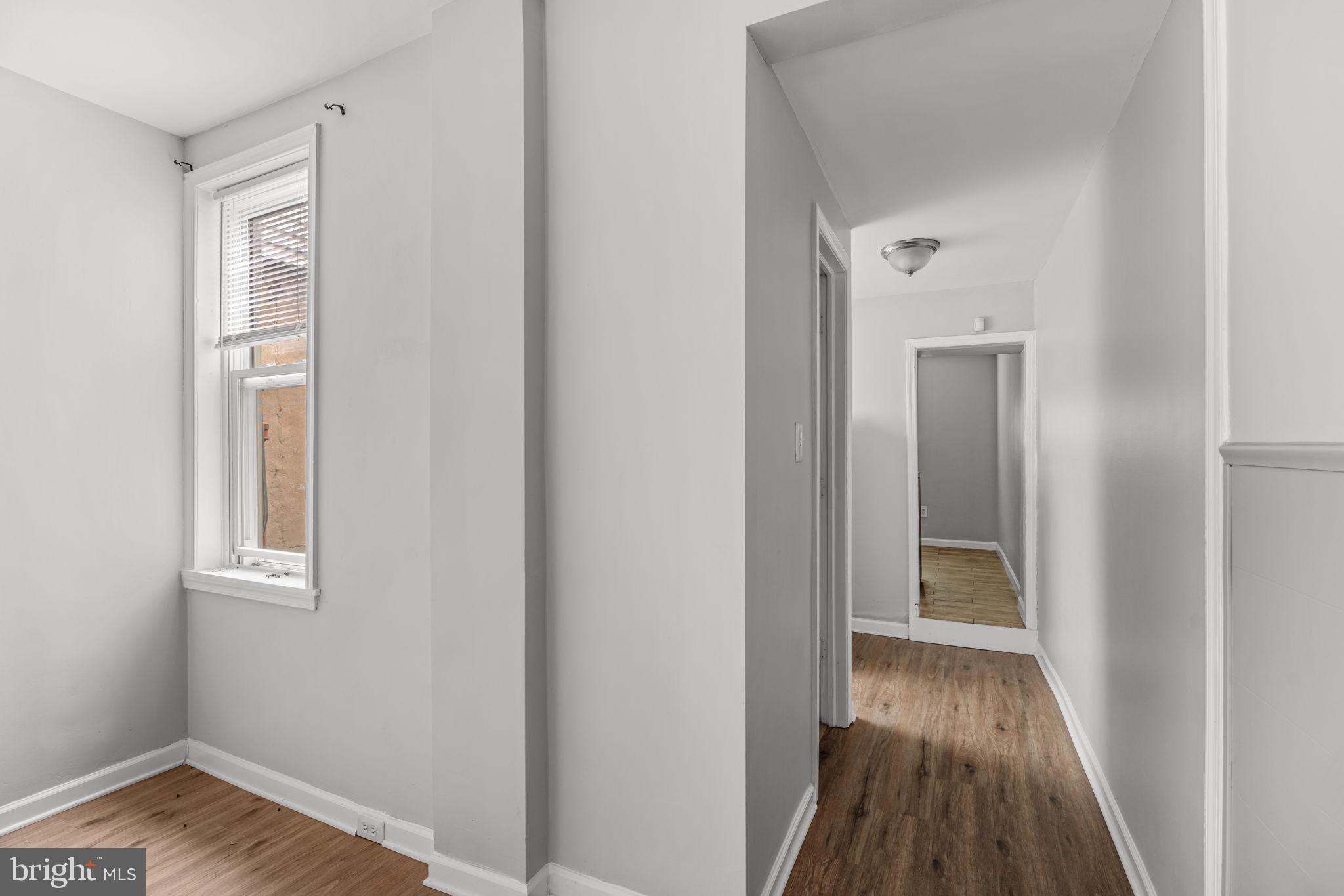 EAST KENSINGTON - Residential