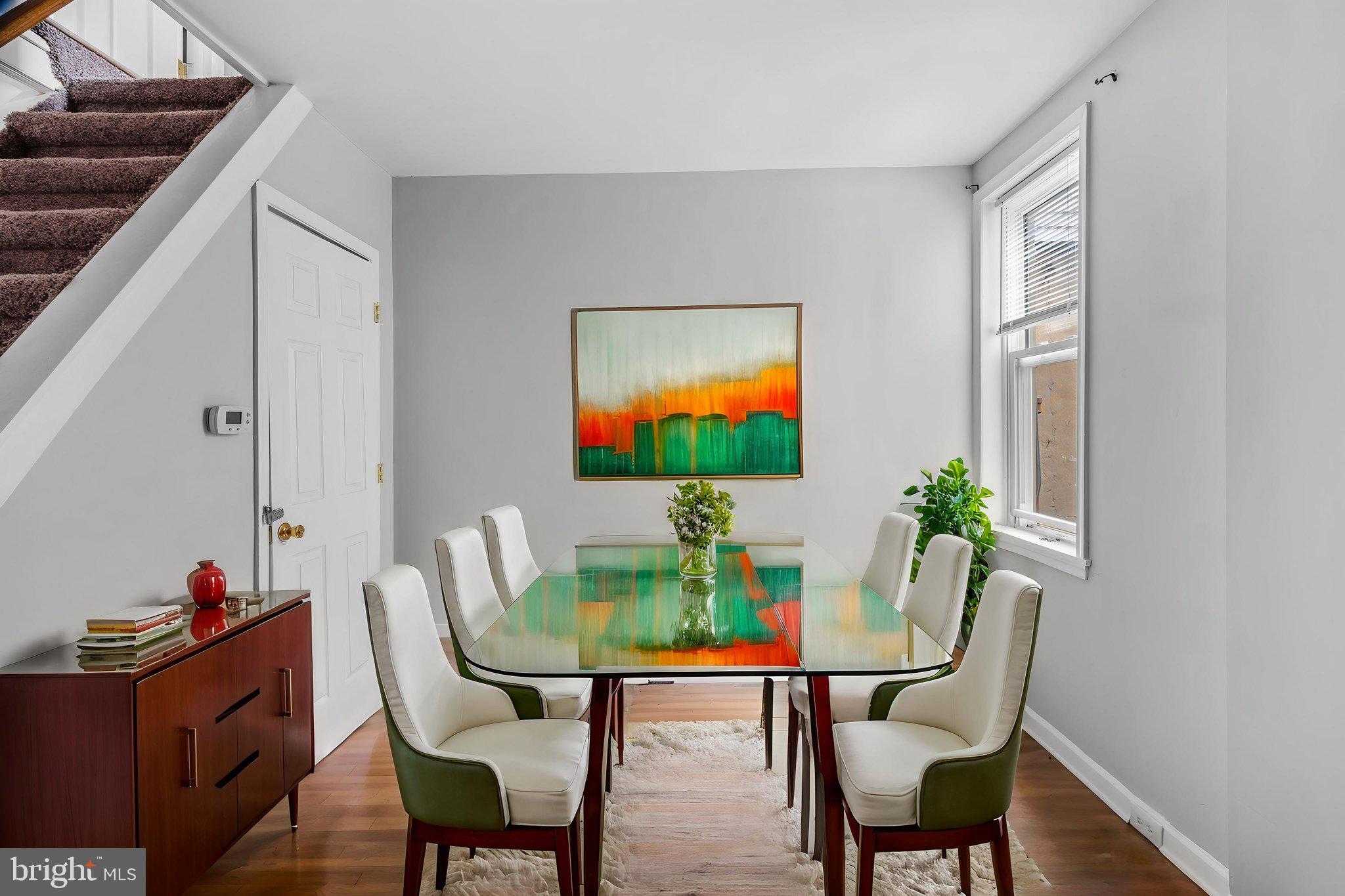 EAST KENSINGTON - Residential