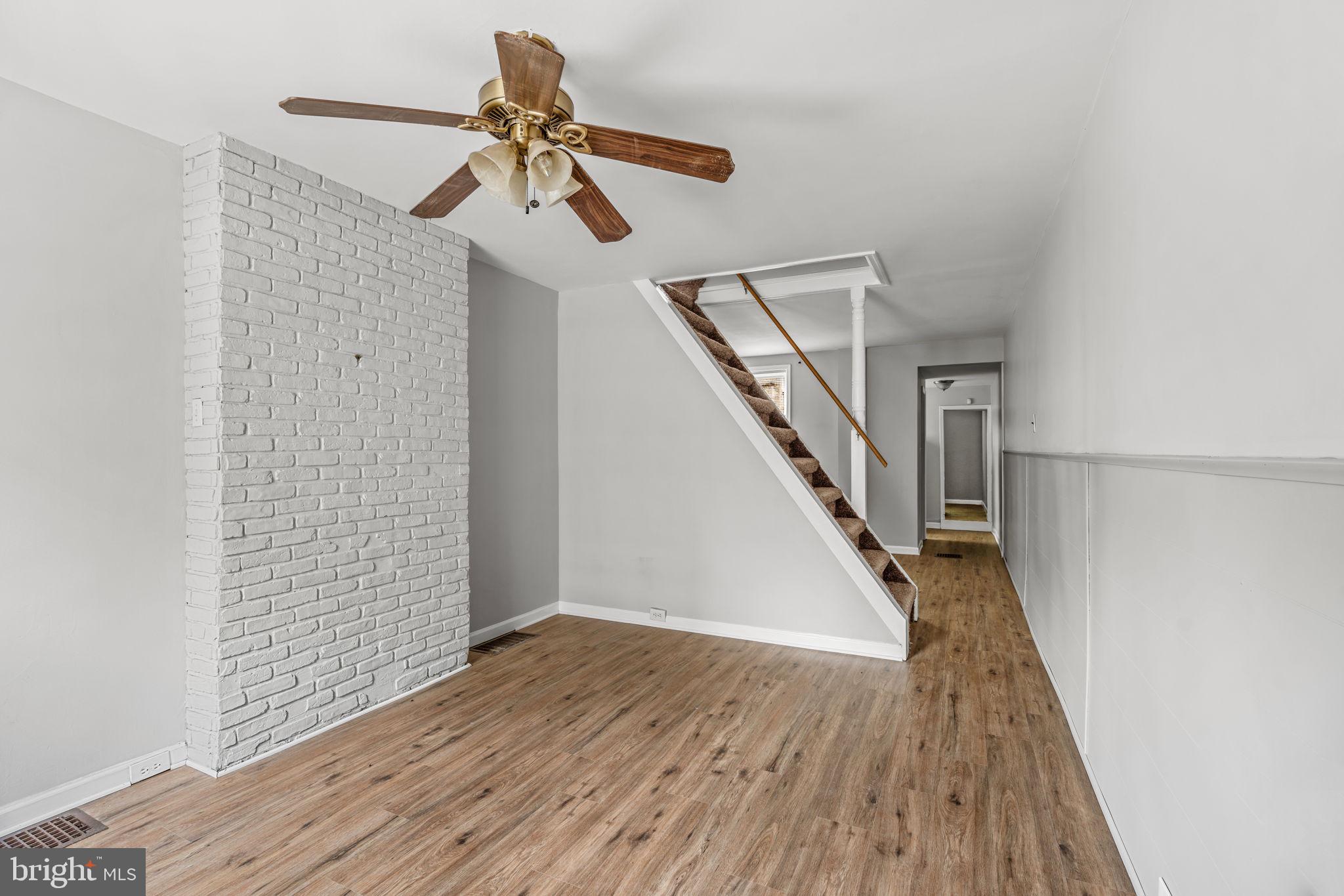 EAST KENSINGTON - Residential