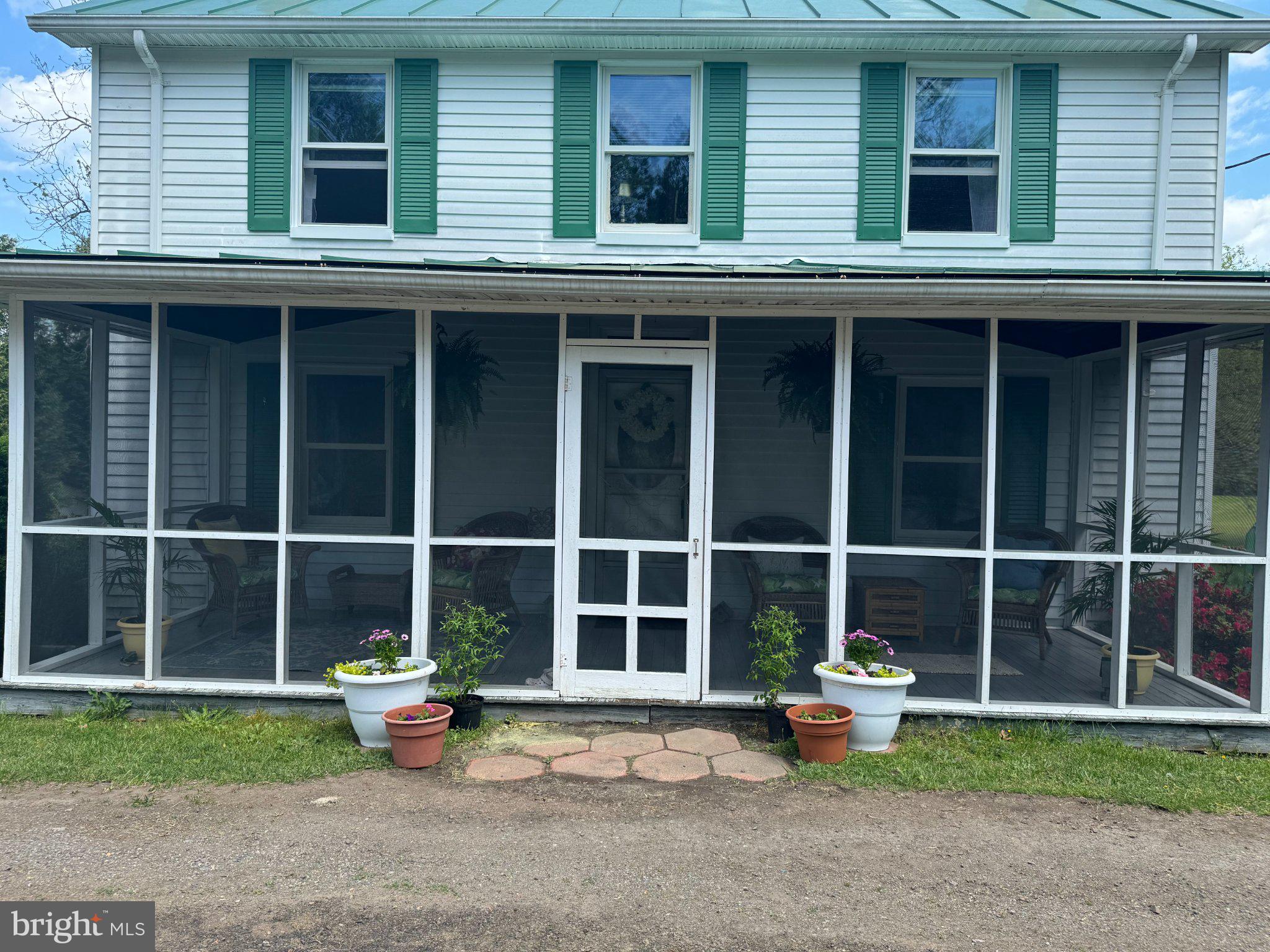 Space, privacy, and possibility on a full acre in Montross. This 3-bedroom, 1-bathroom home gives you room to breathe—inside and out. Set on a full acre of open land, there's space to garden, play, park equipment, or simply enjoy the kind of elbow room that's getting harder to find. The layout is straightforward and functional, ready for your updates or move-in as-is.
Location seals the deal—tucked into the quiet, small-town feel of Montross while still being close to local shops, schools, and the Northern Neck's waterways and outdoor recreation. Whether you're a first-time buyer, downsizer, or investor looking for land with upside, this property delivers value and flexibility at a price point that's hard to beat. Come see what an acre of your own can do for you.