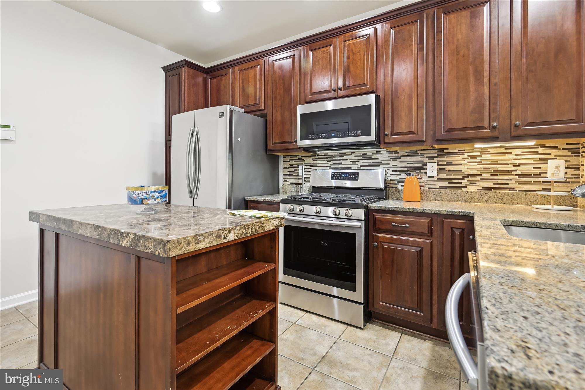 RESIDENCES AT BRAMBLETON - Residential Lease