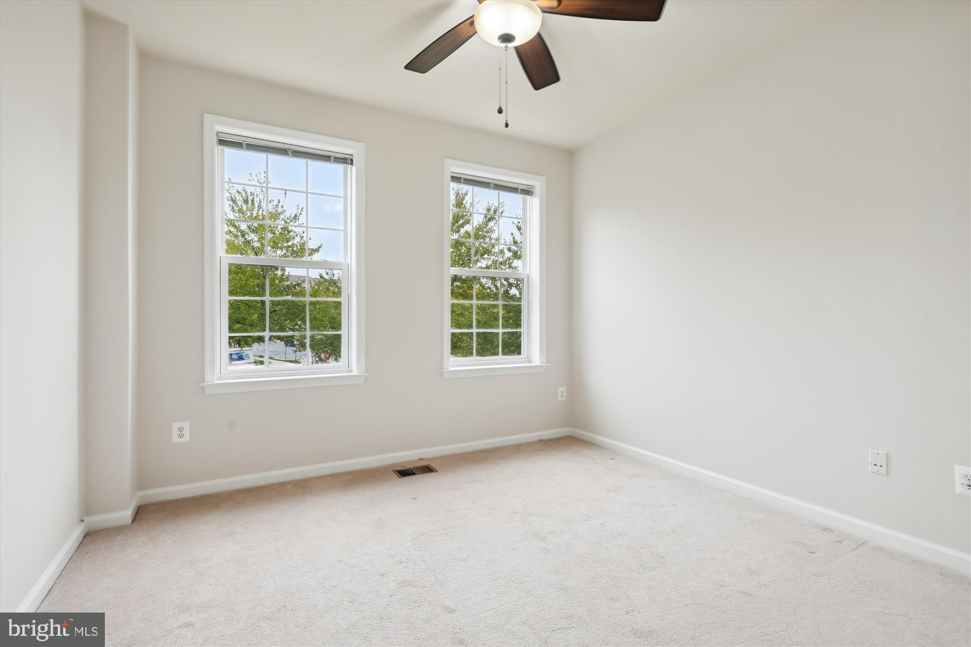 RESIDENCES AT BRAMBLETON - Residential Lease