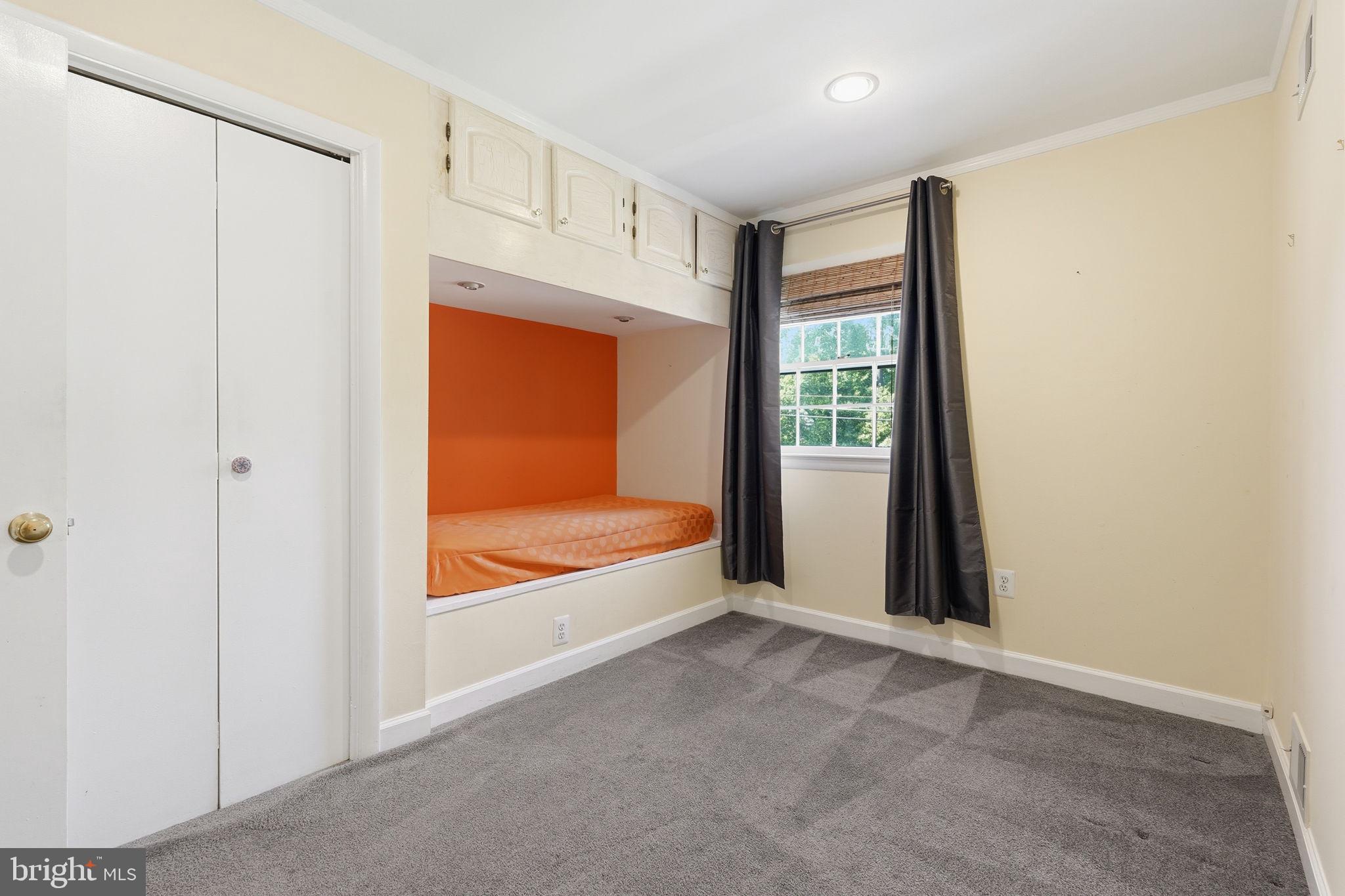 REGENCY ESTATES - Residential