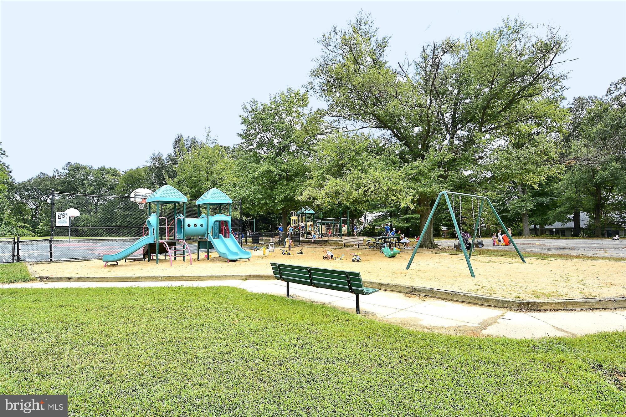 COUNTRY CLUB HILLS - Residential