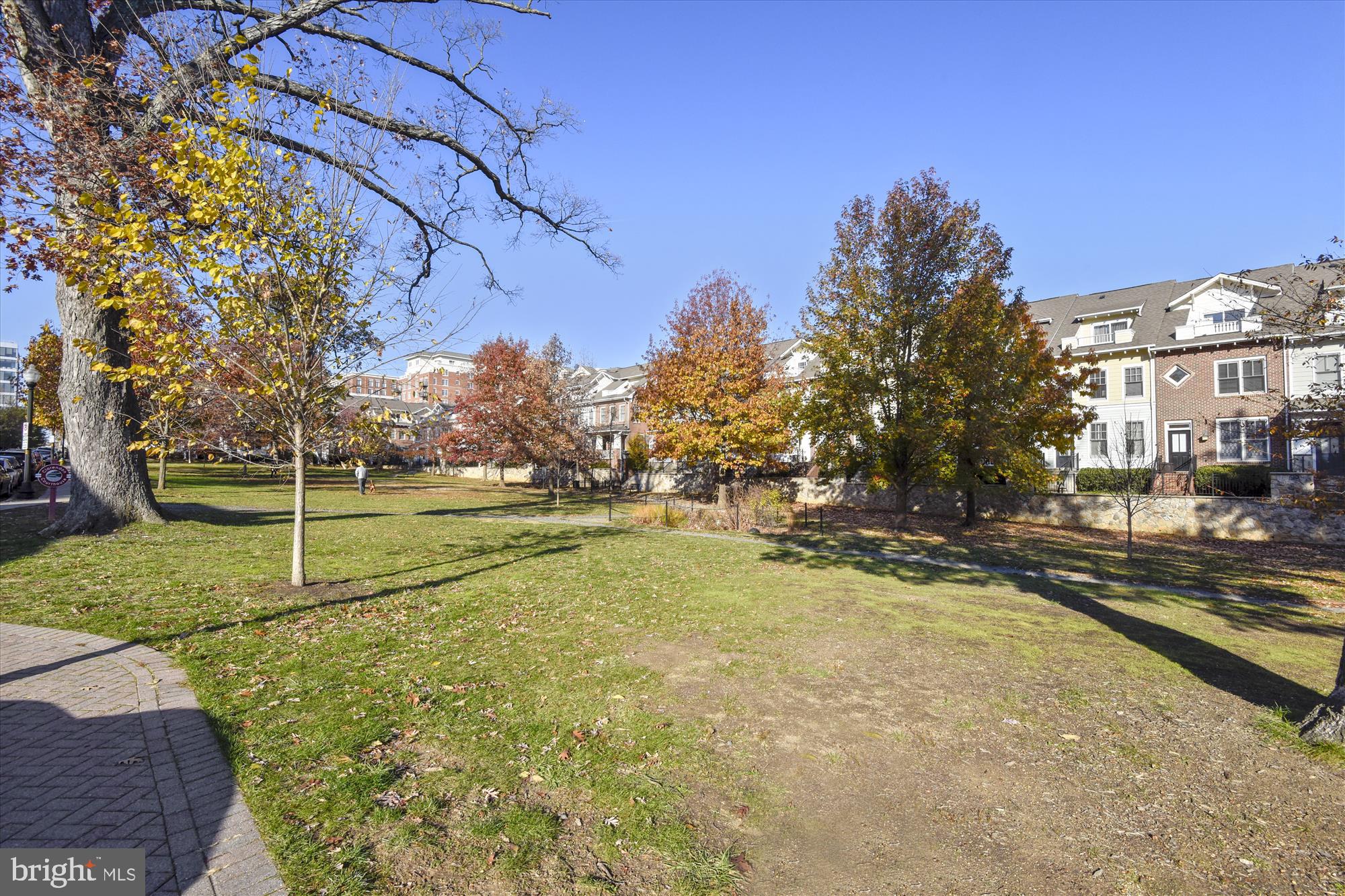 COUNTRY CLUB HILLS - Residential