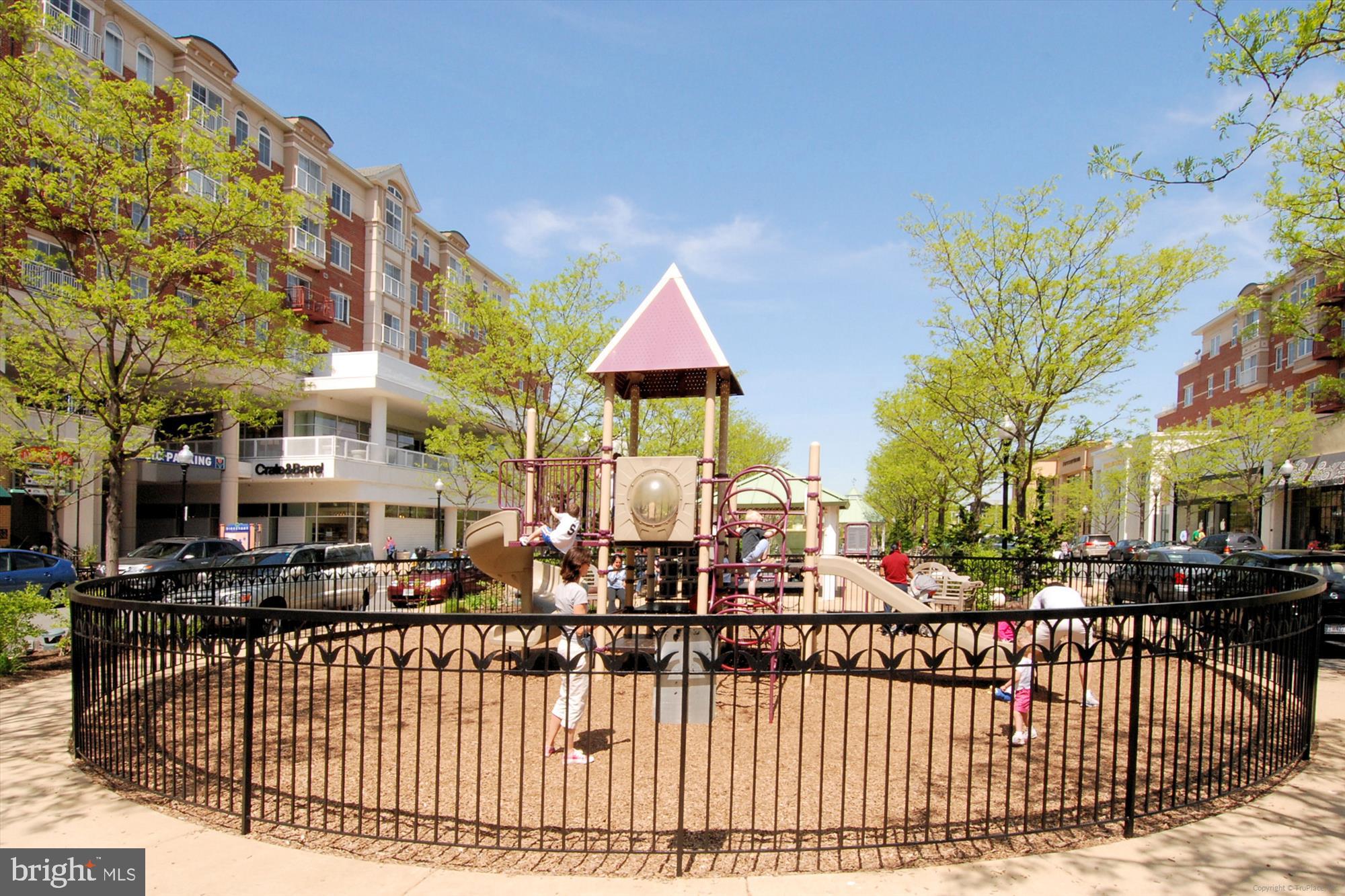 COUNTRY CLUB HILLS - Residential