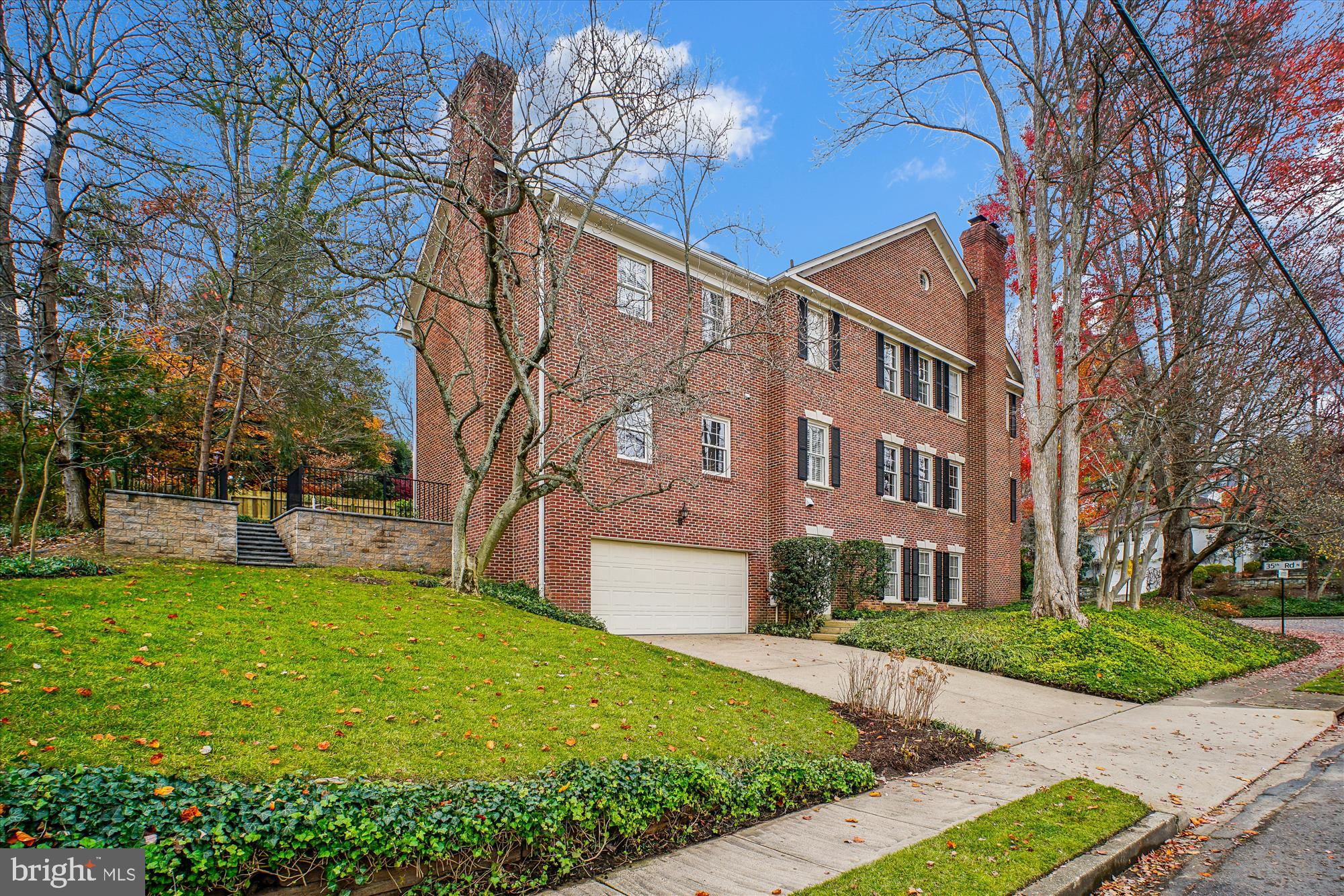 COUNTRY CLUB HILLS - Residential