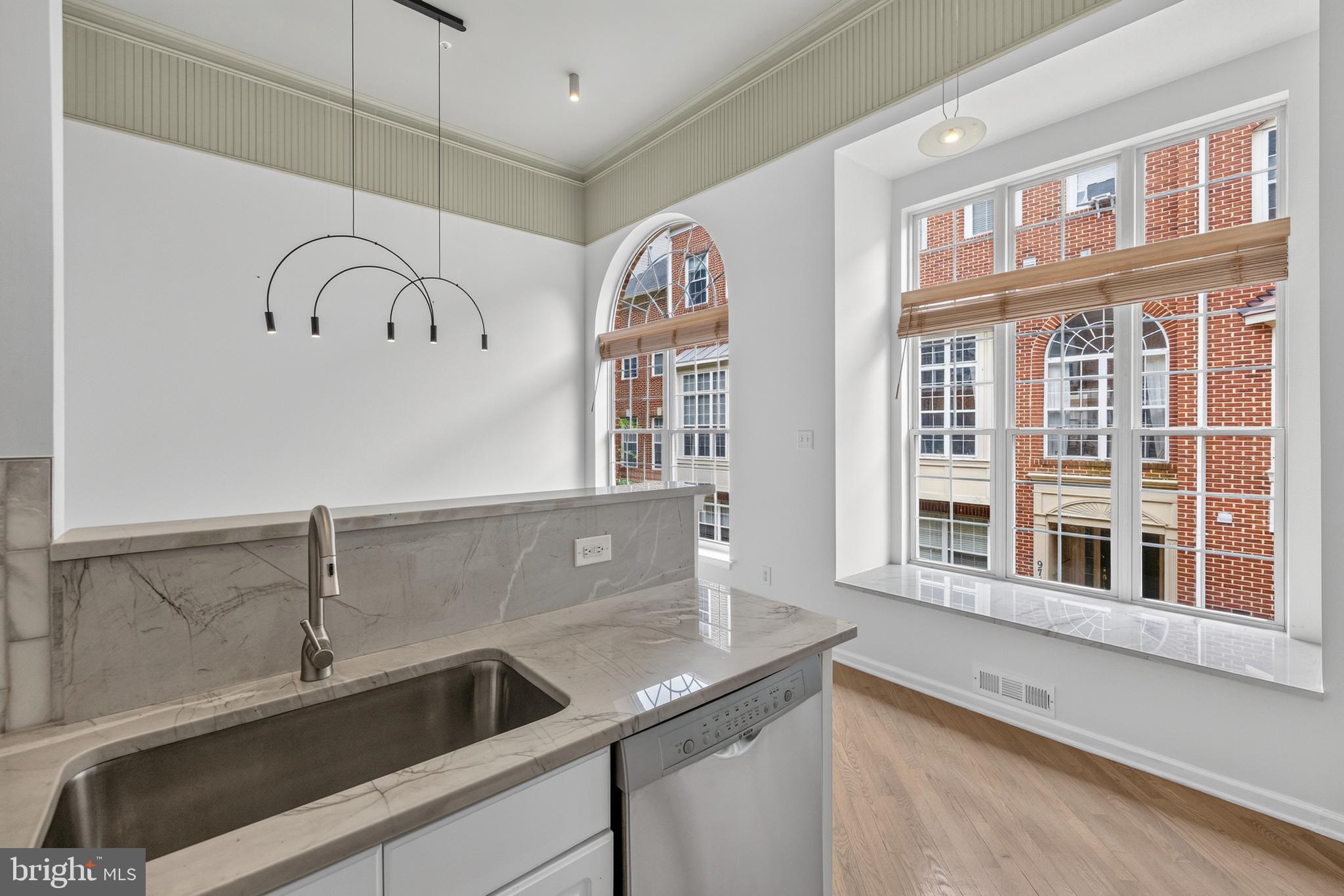WASHINGTONIAN CENTER - Residential