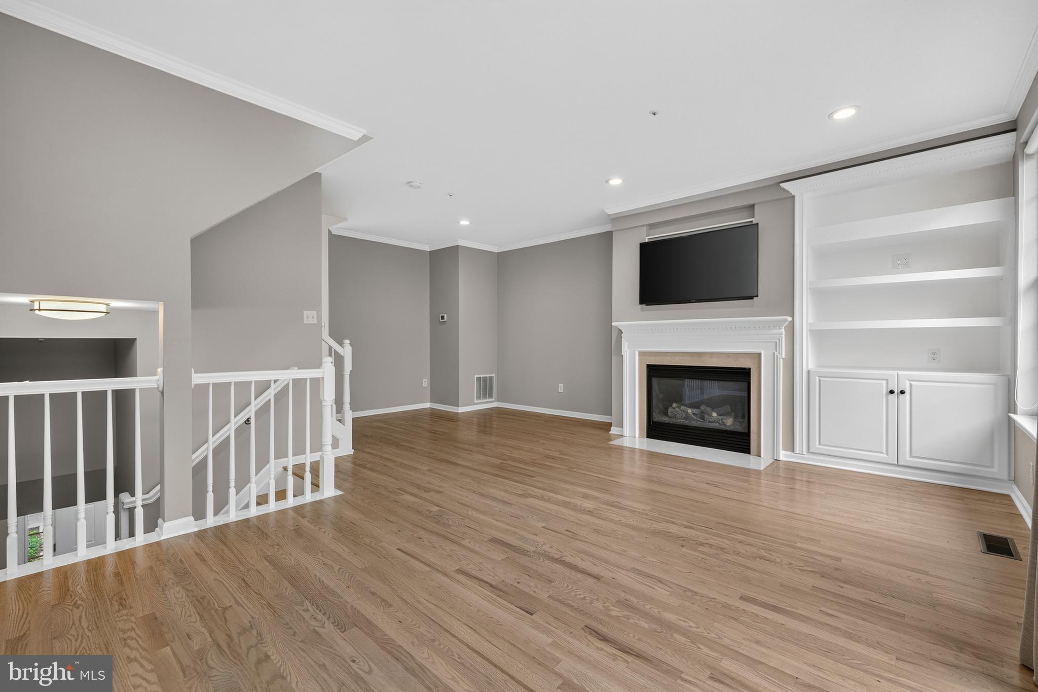 WASHINGTONIAN CENTER - Residential