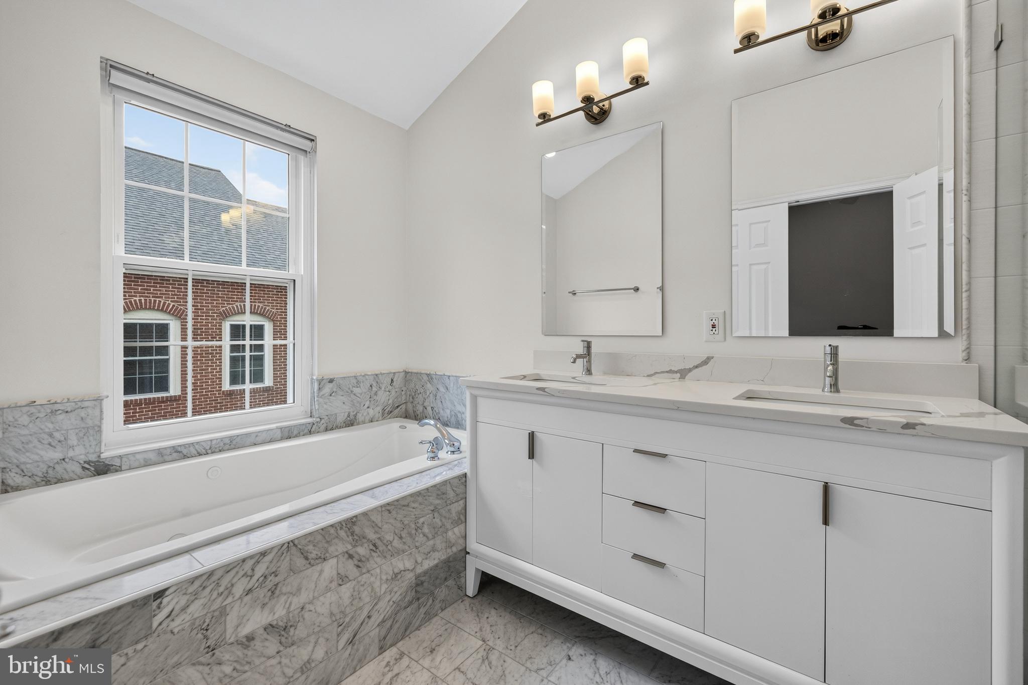 WASHINGTONIAN CENTER - Residential
