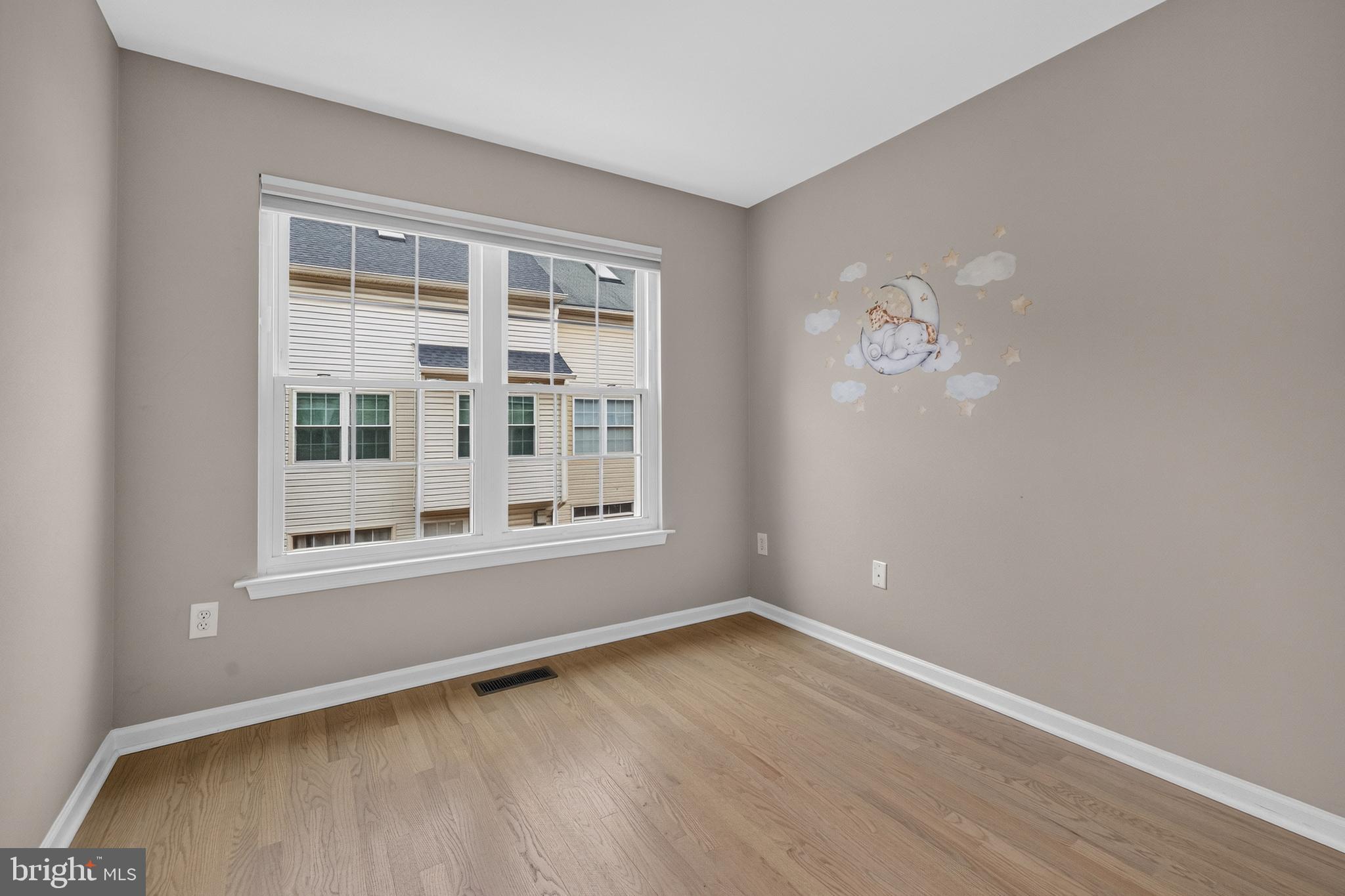 WASHINGTONIAN CENTER - Residential