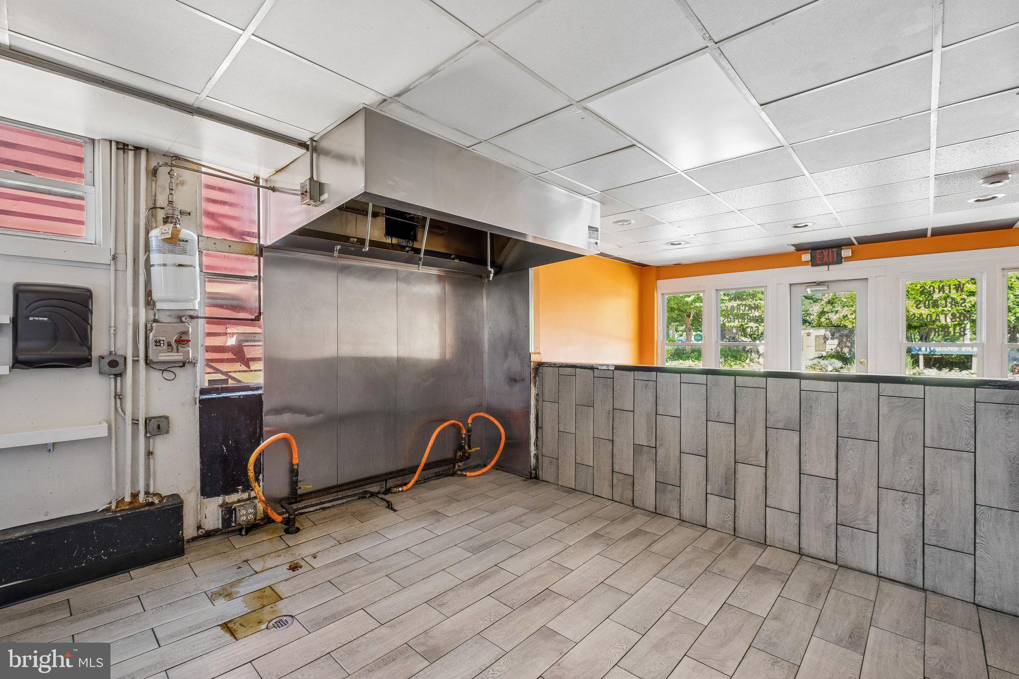 WYNDMOOR - Commercial Sale