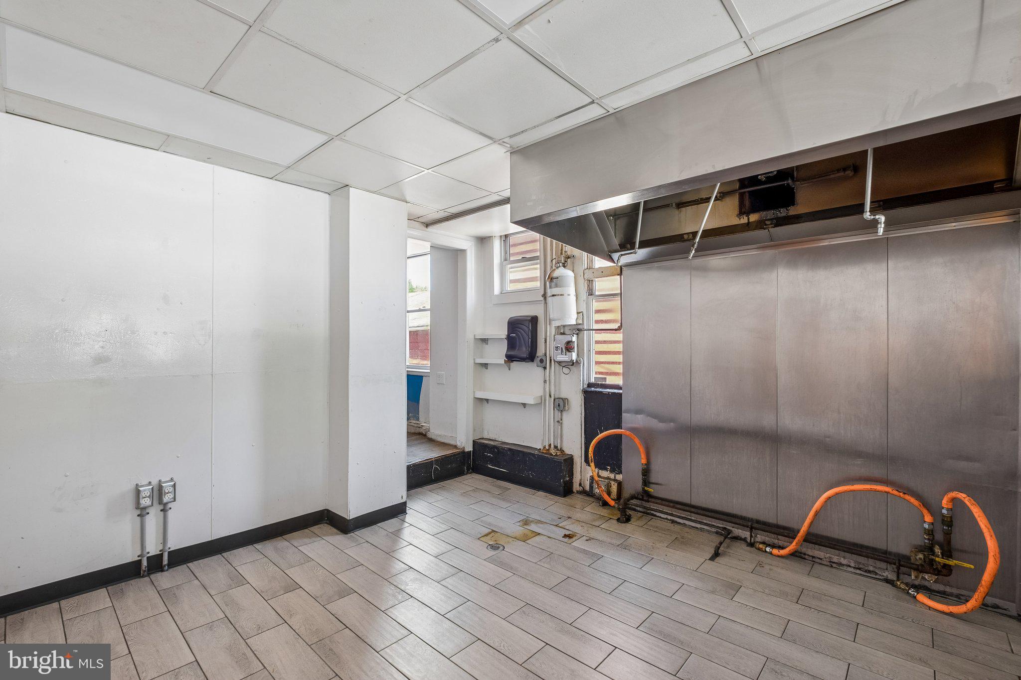 WYNDMOOR - Commercial Sale