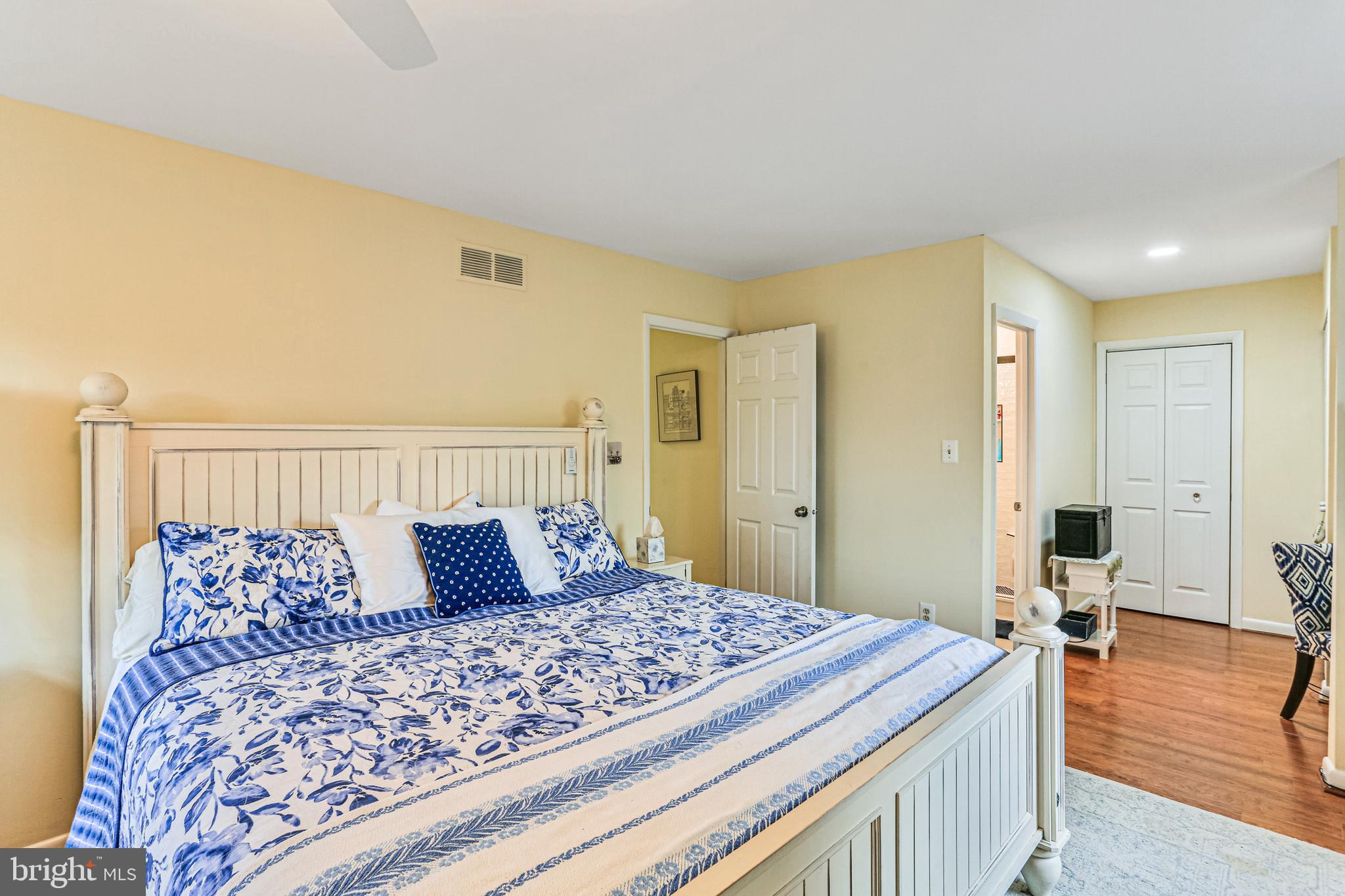 DIVINITY COVE - Residential
