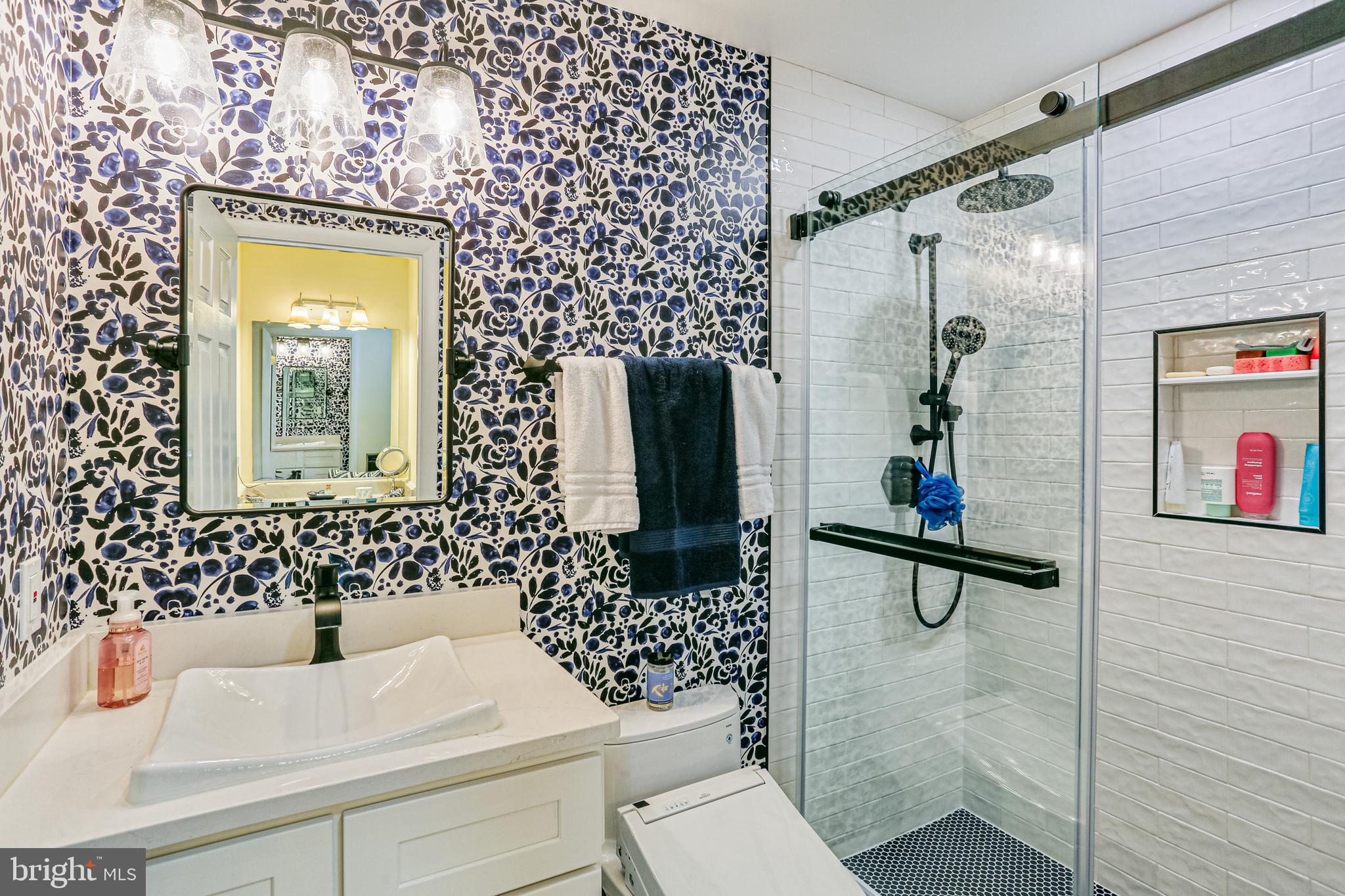 DIVINITY COVE - Residential