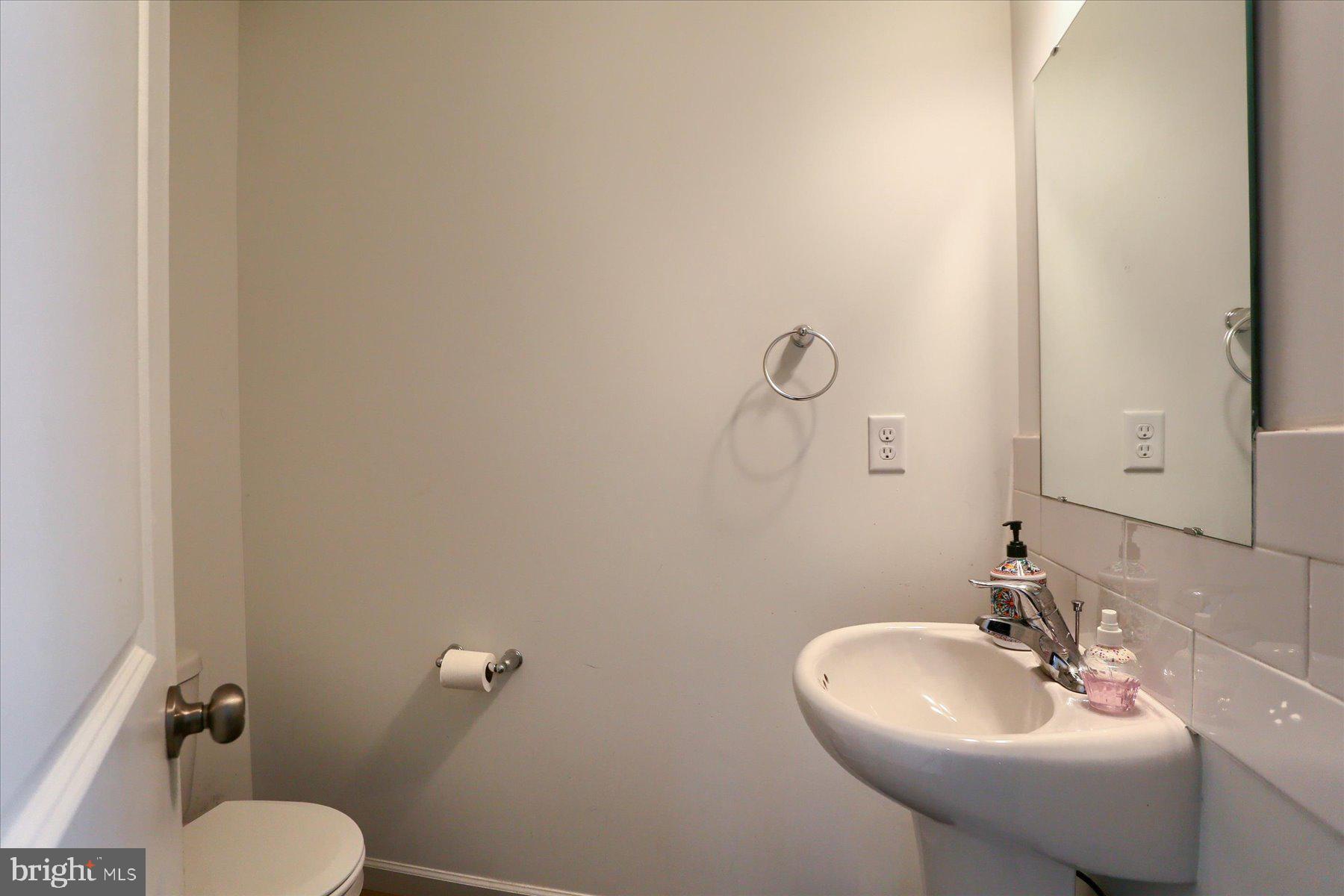 EASTVALE GROVE - Residential