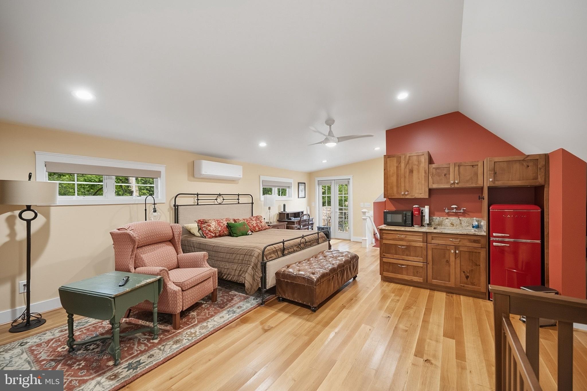 THOUSAND ACRES - Residential