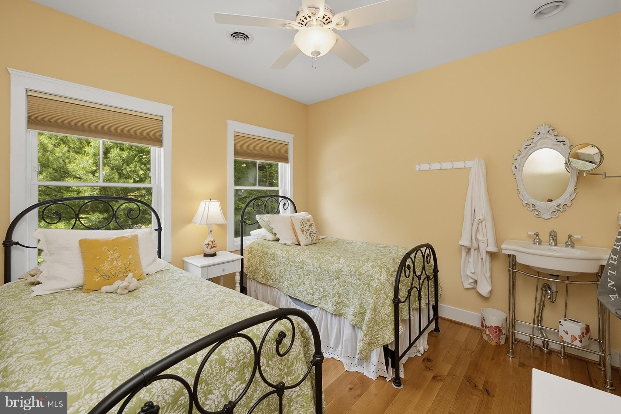 THOUSAND ACRES - Residential