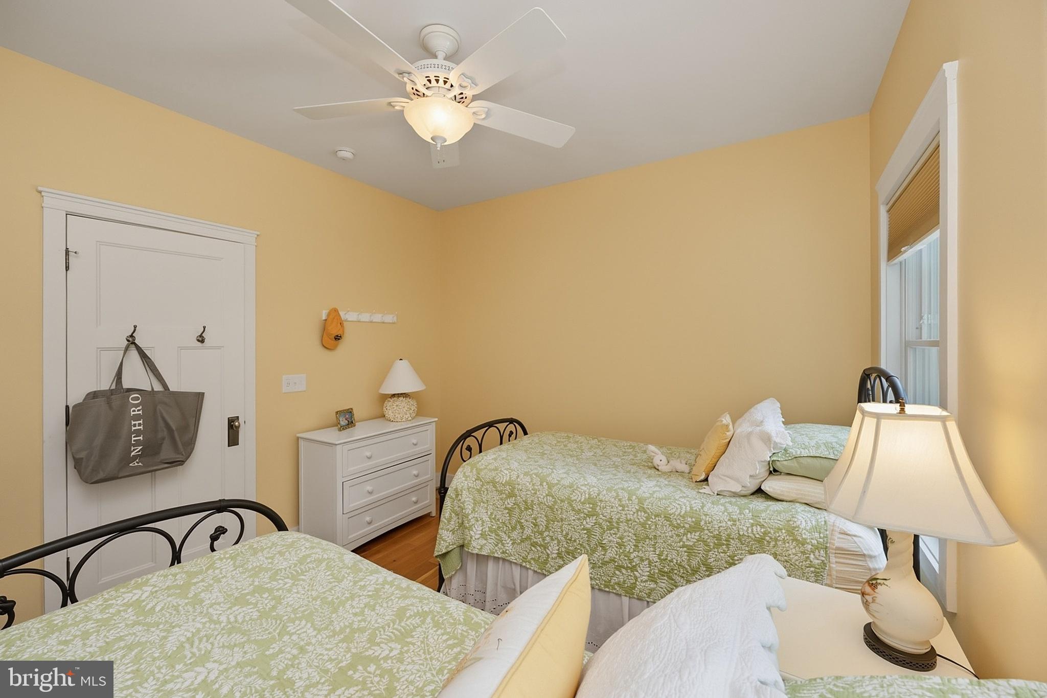 THOUSAND ACRES - Residential