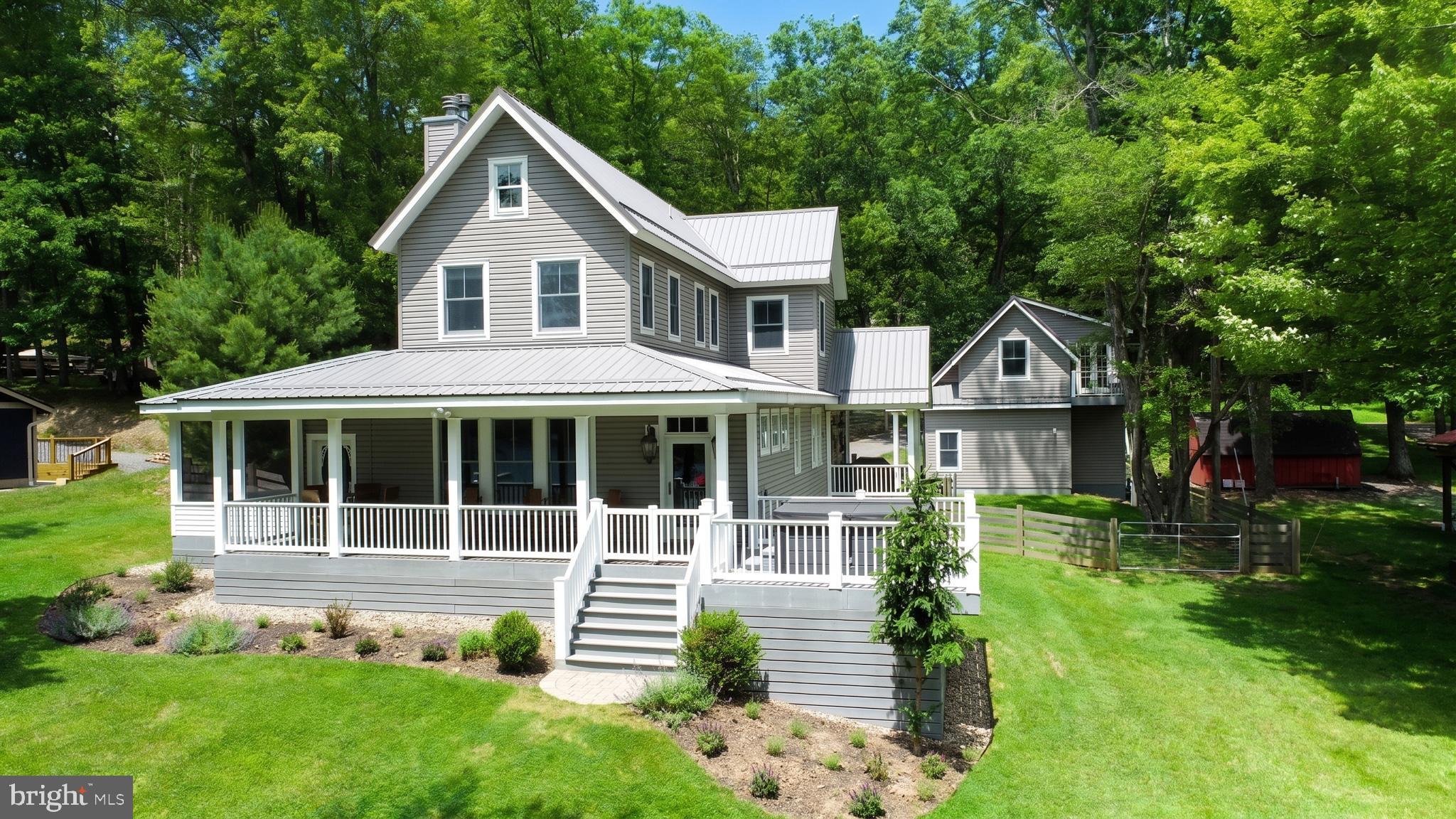THOUSAND ACRES - Residential