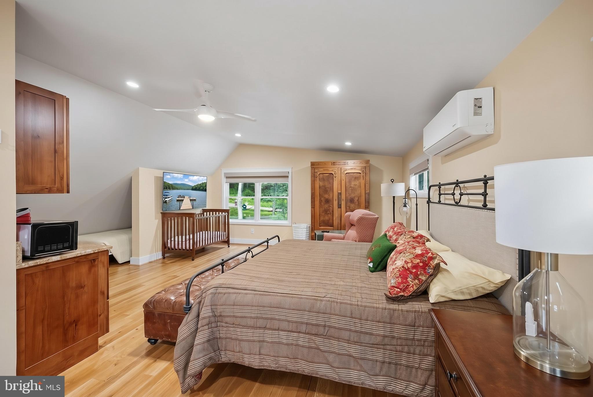 THOUSAND ACRES - Residential