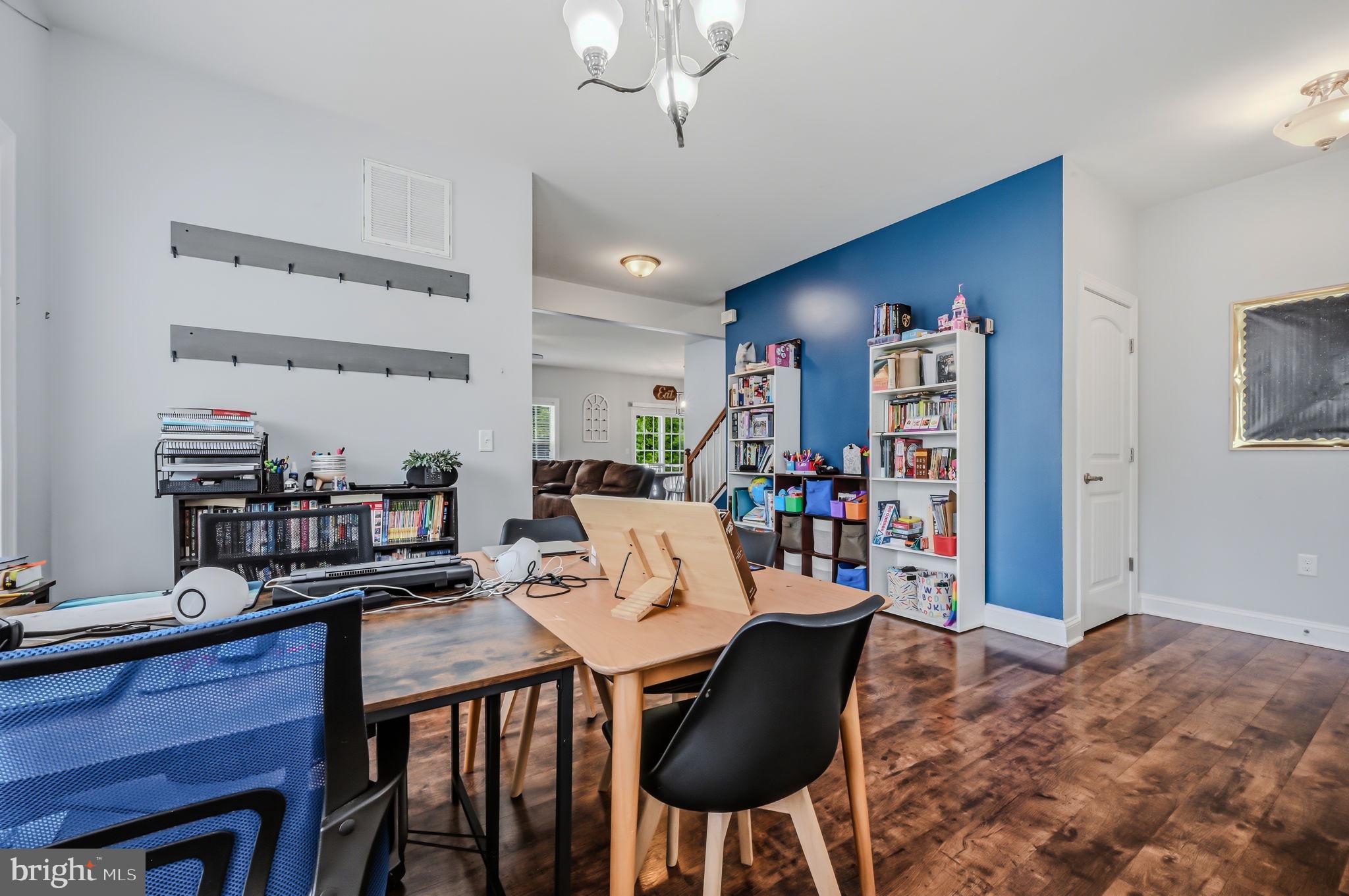 LONGWOOD LAKES - Residential