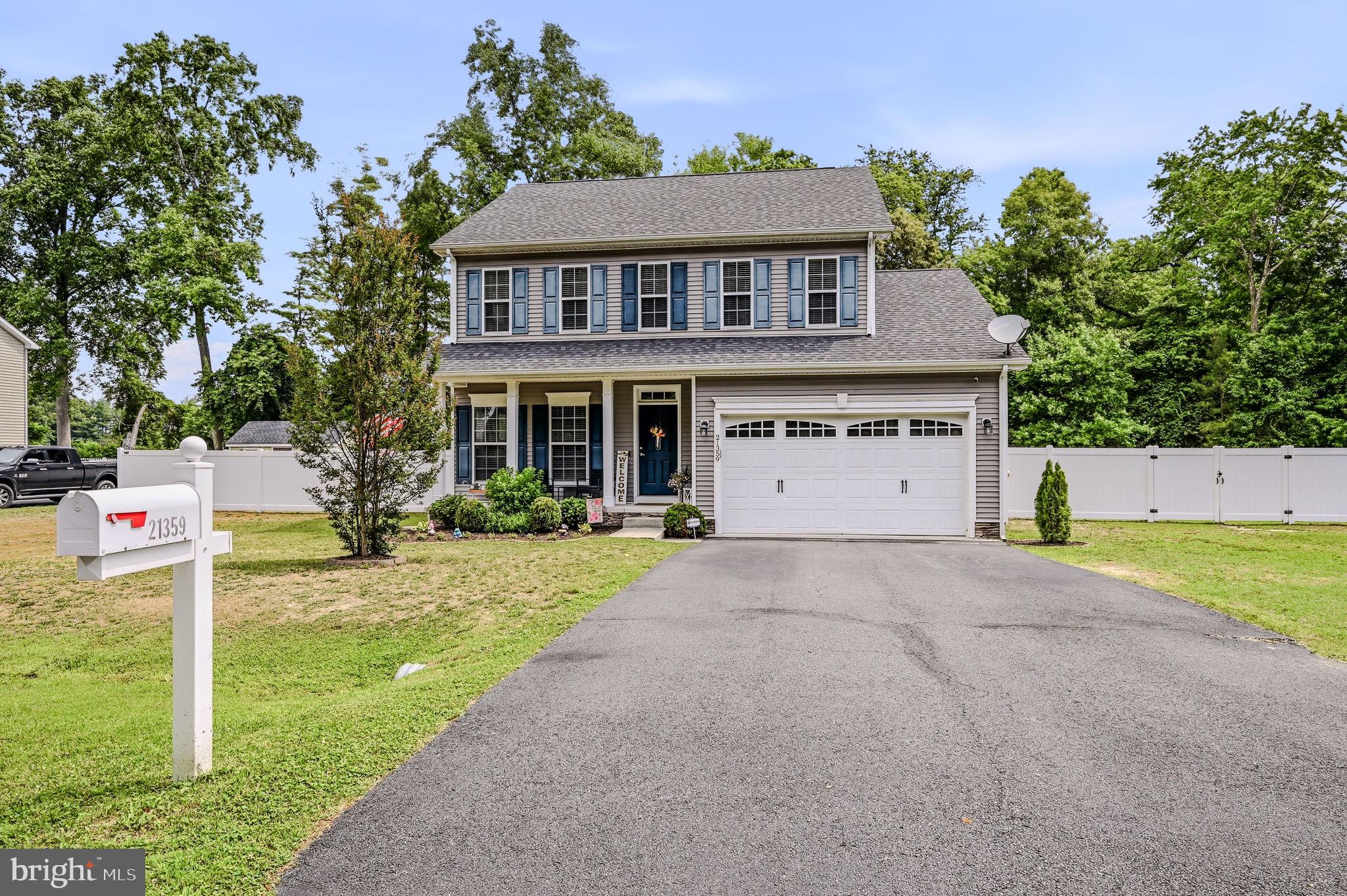 LONGWOOD LAKES - Residential