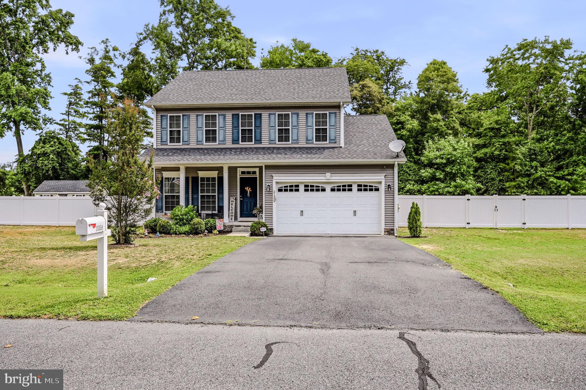 LONGWOOD LAKES - Residential