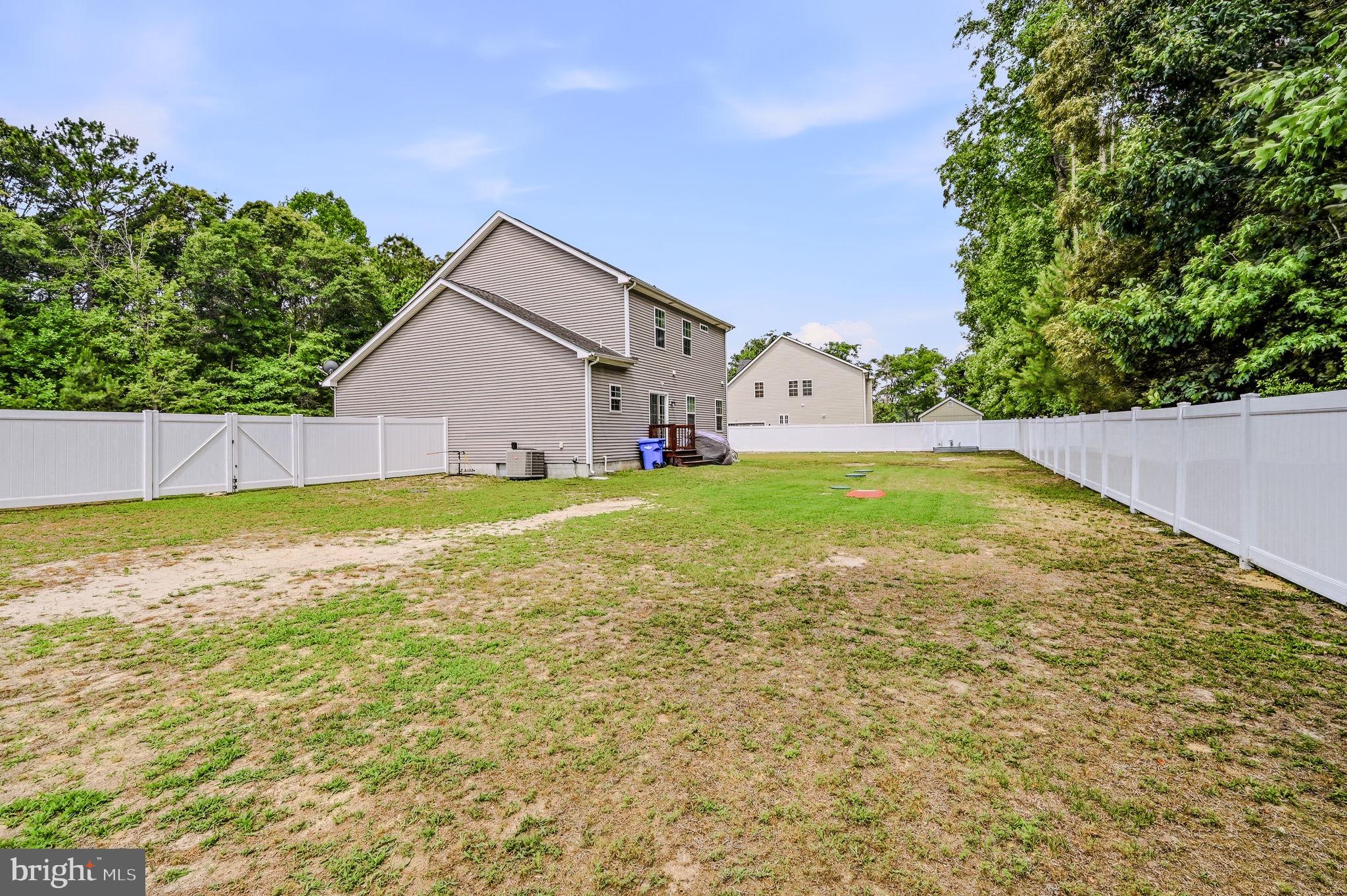 LONGWOOD LAKES - Residential
