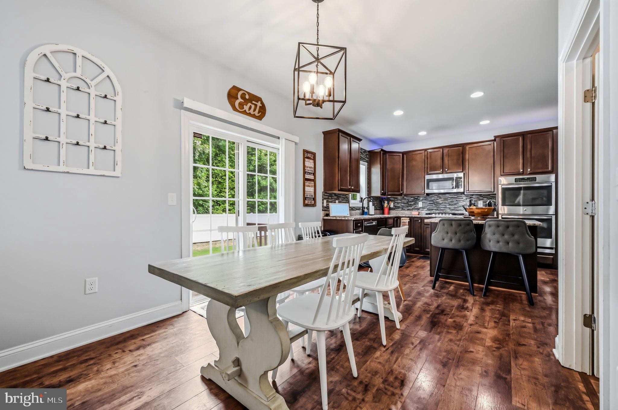 LONGWOOD LAKES - Residential