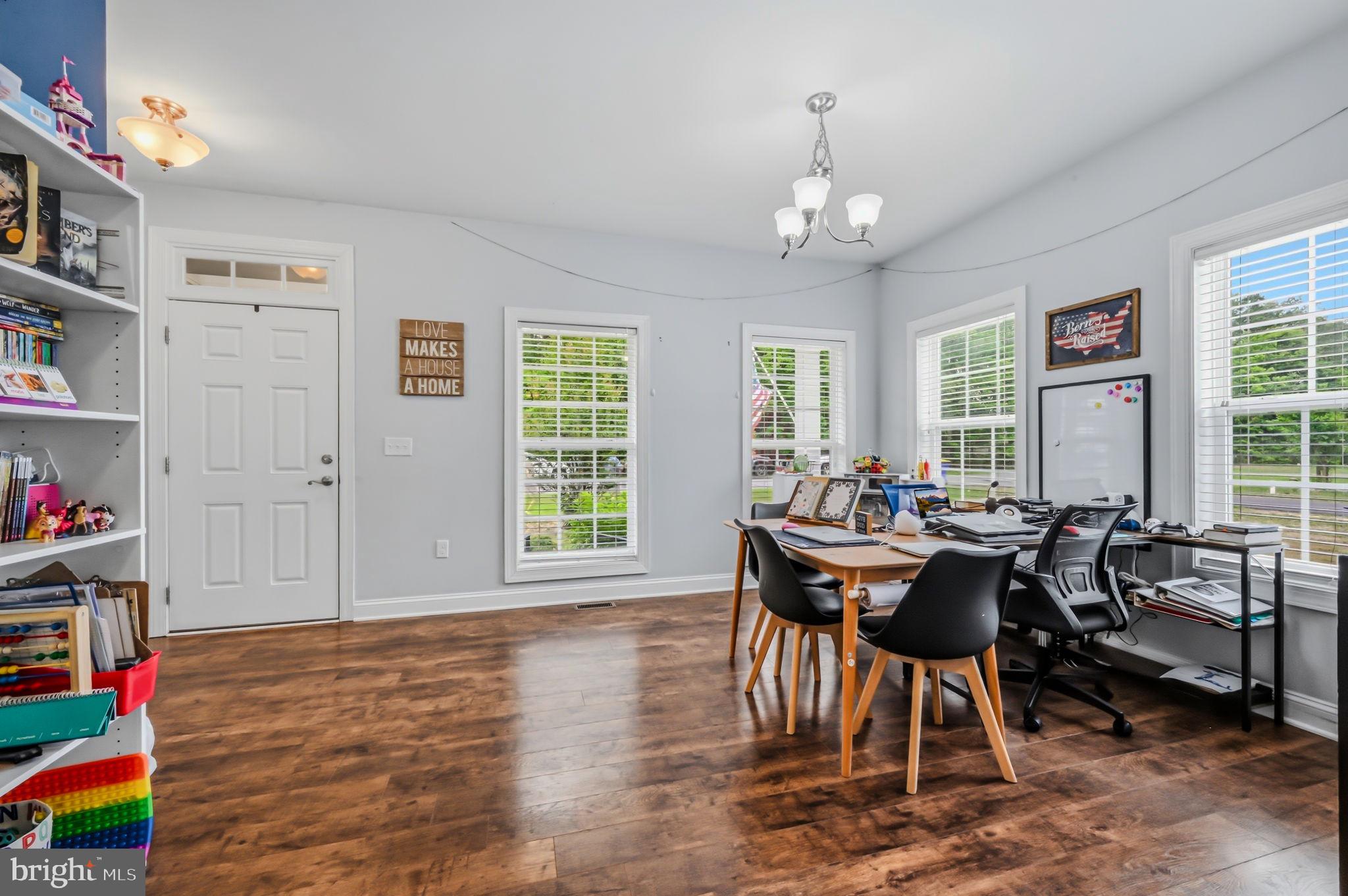 LONGWOOD LAKES - Residential