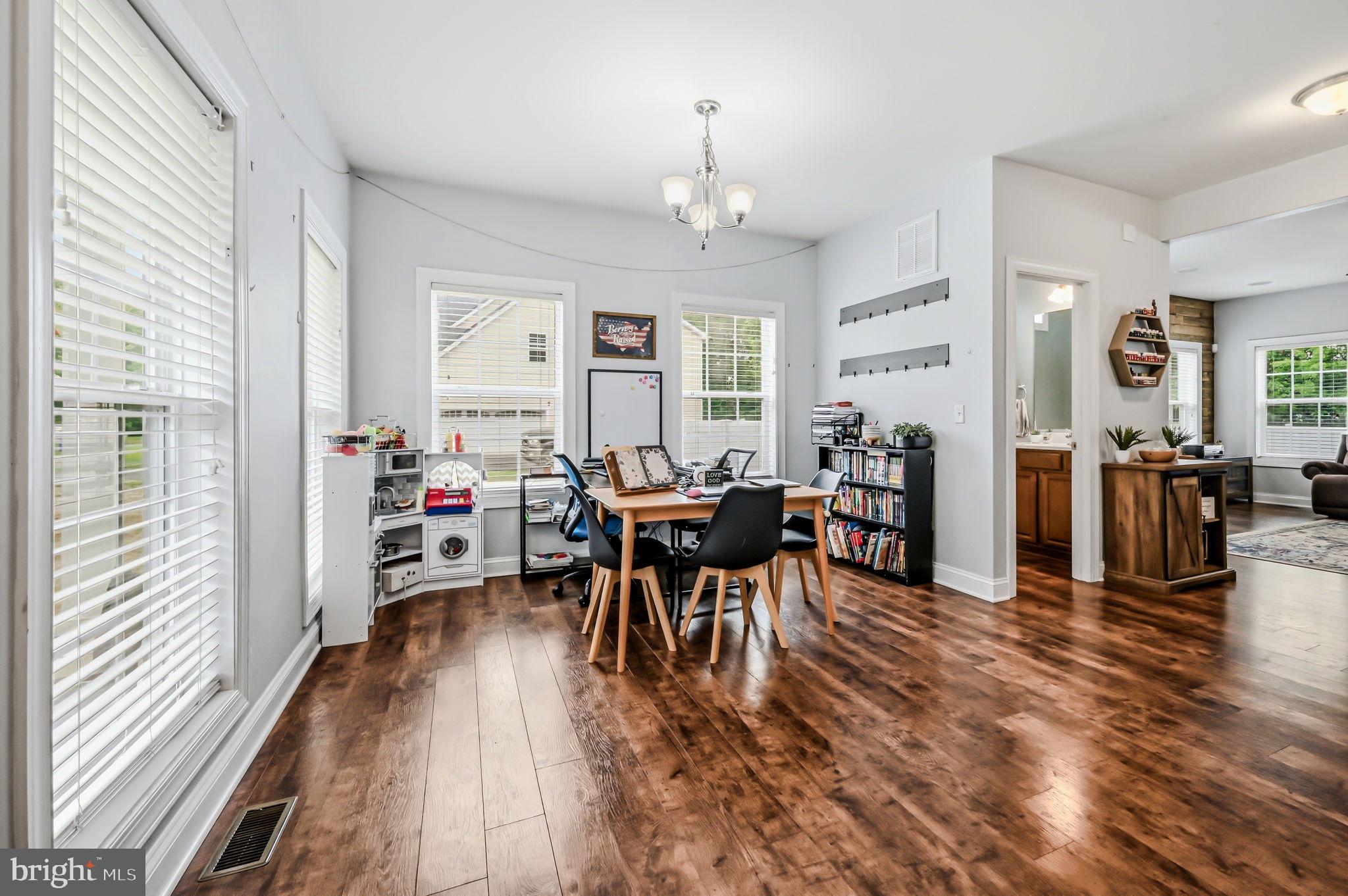 LONGWOOD LAKES - Residential