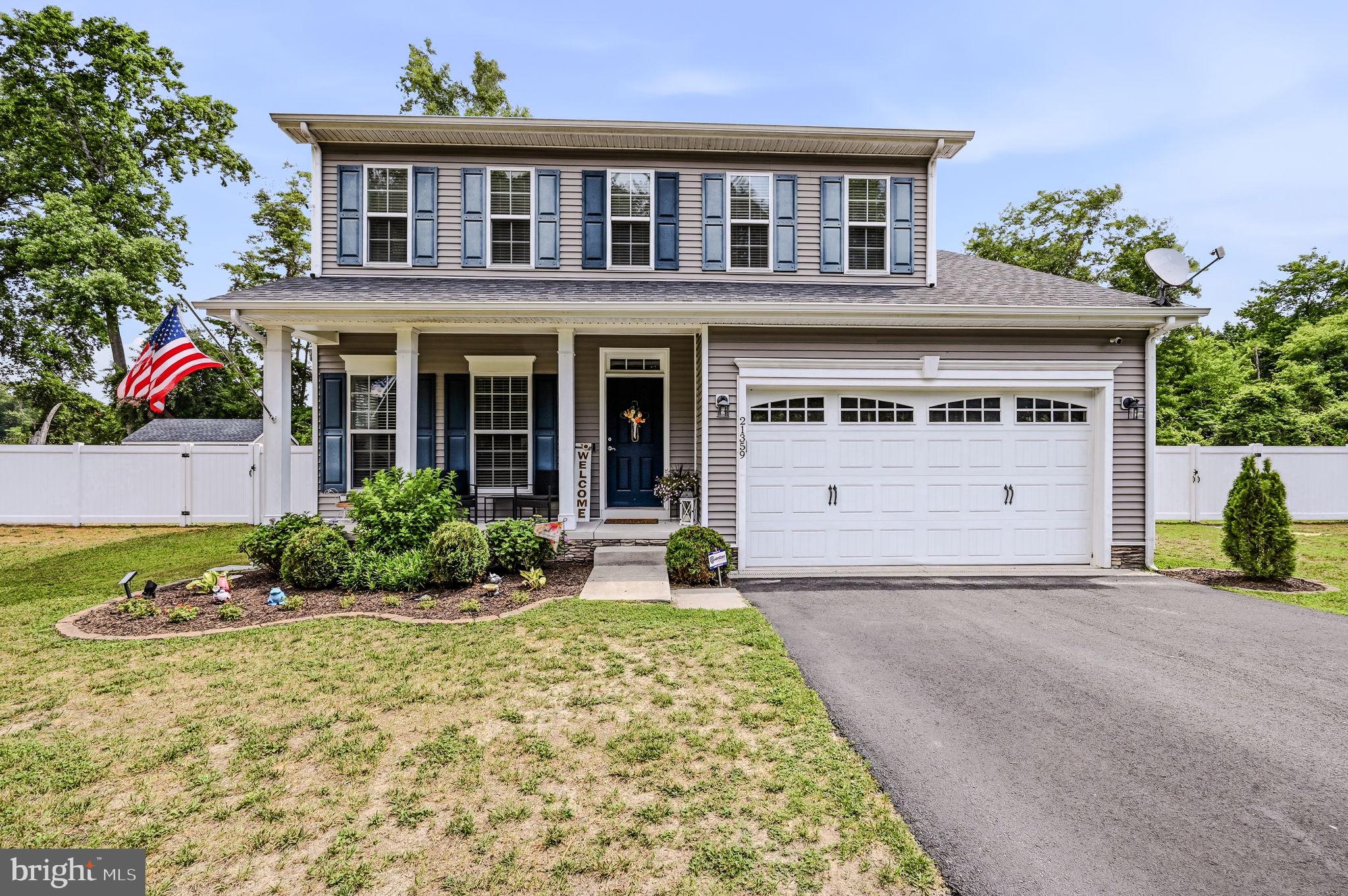 LONGWOOD LAKES - Residential
