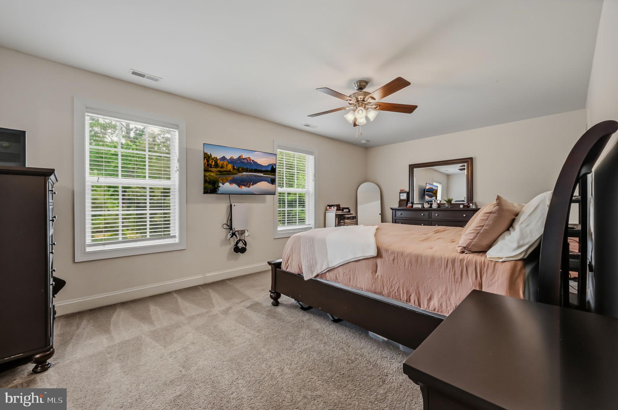LONGWOOD LAKES - Residential